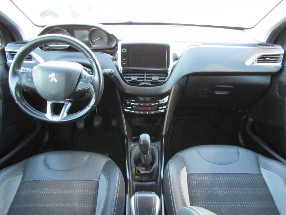 Peugeot 2008 1.2PT Allure