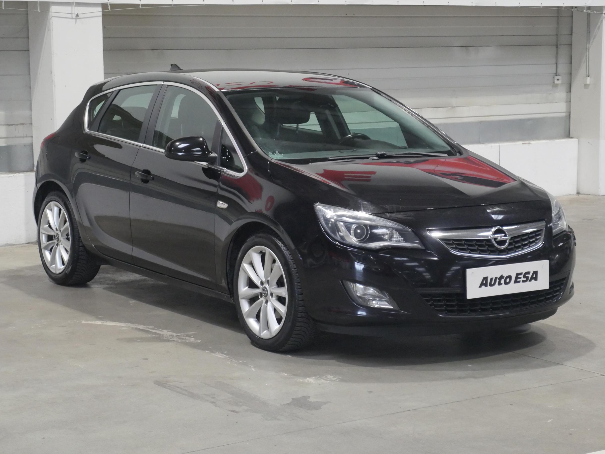 Opel Astra, 2010