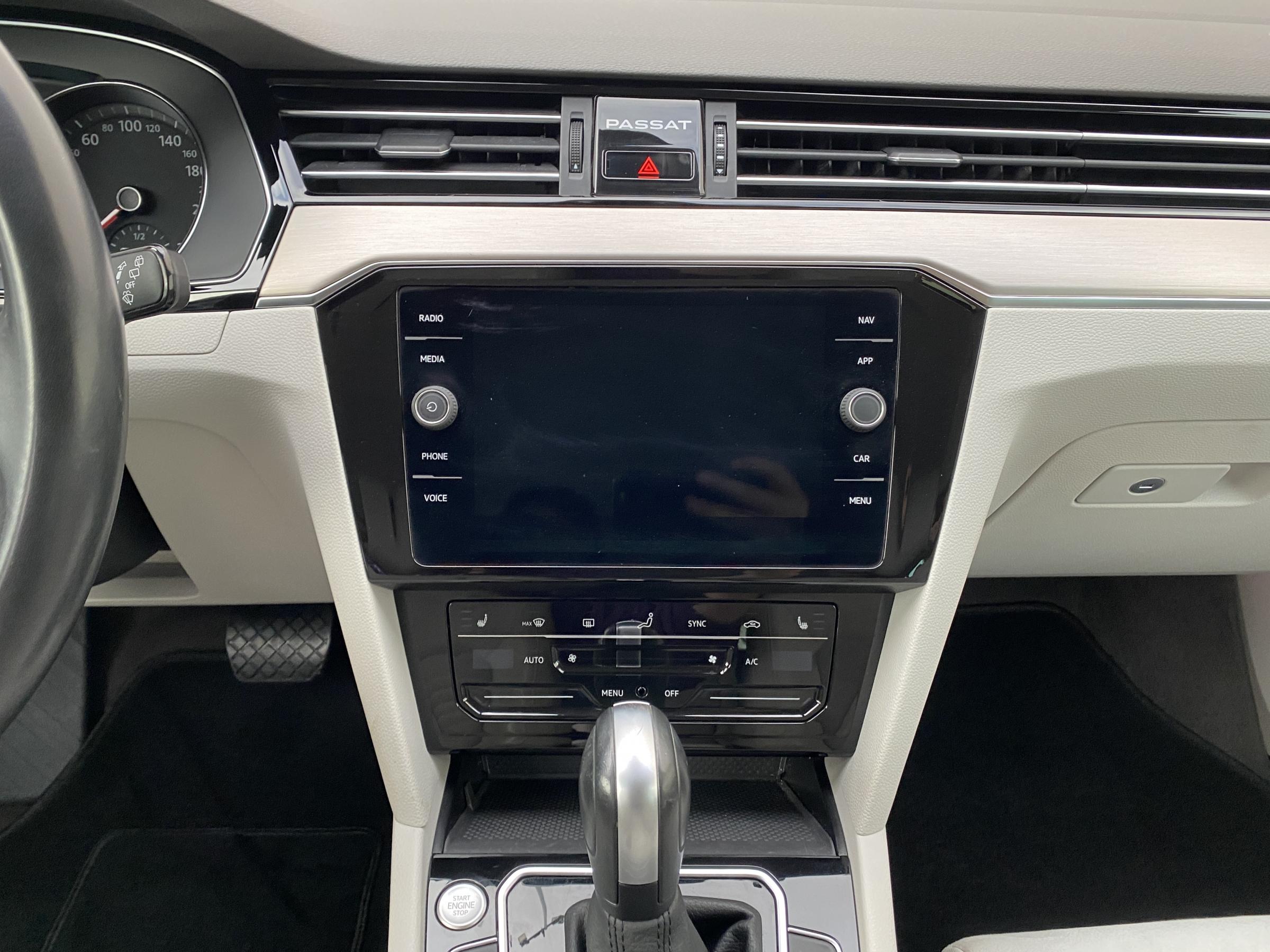 Volkswagen Passat, 2022 - pohled č. 12