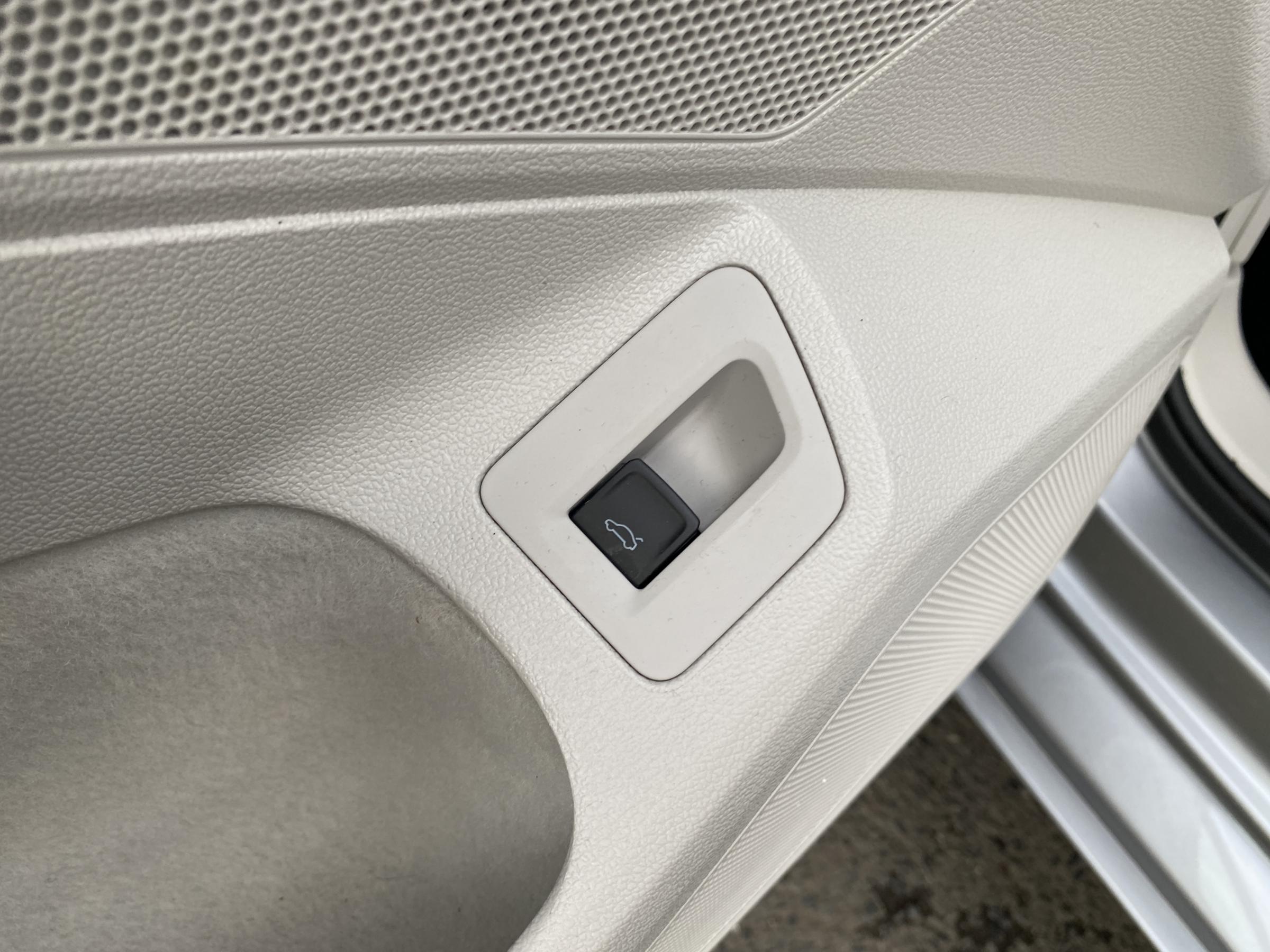 Volkswagen Passat, 2022 - pohled č. 14