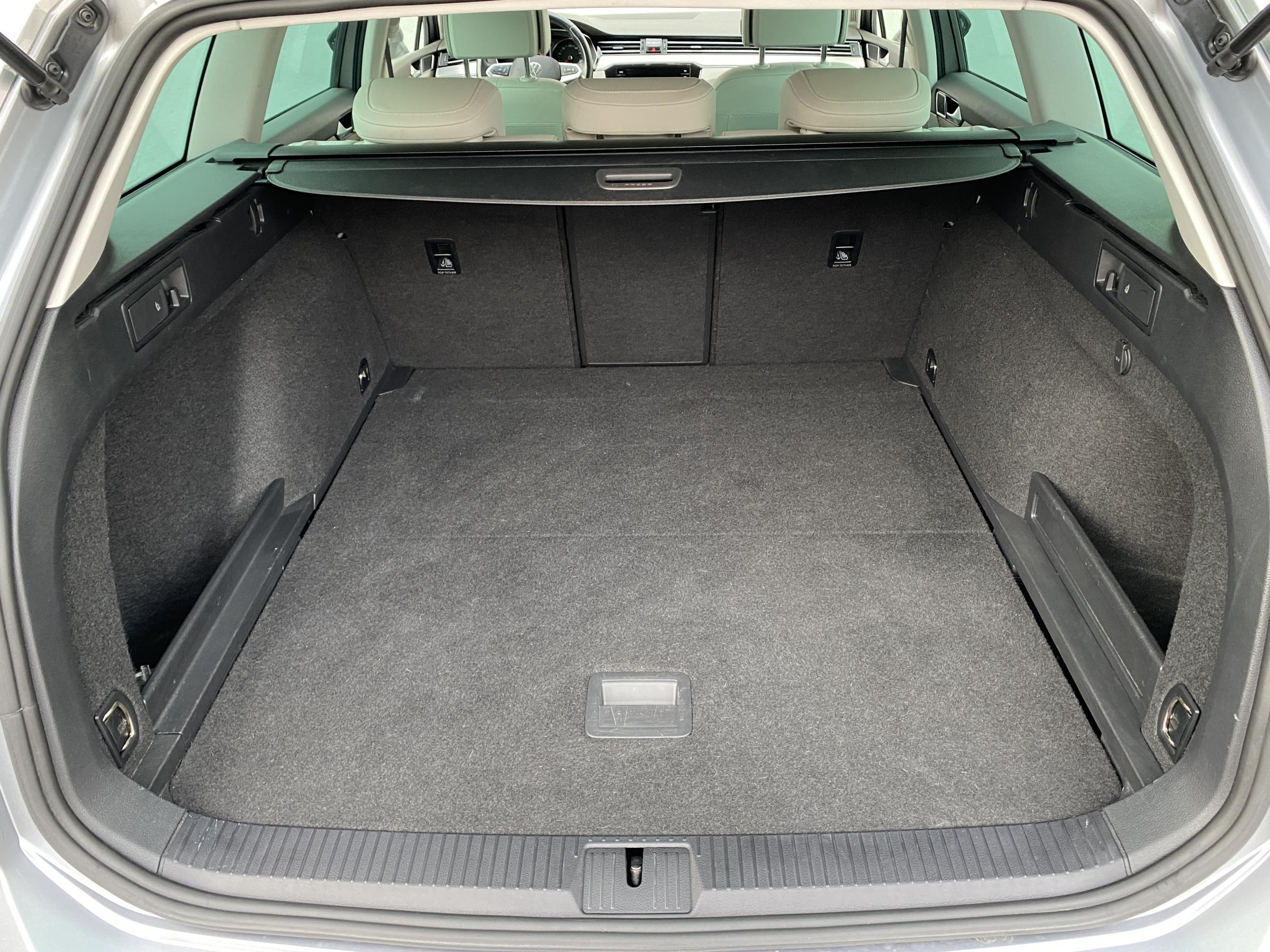 Volkswagen Passat, 2022 - pohled č. 7