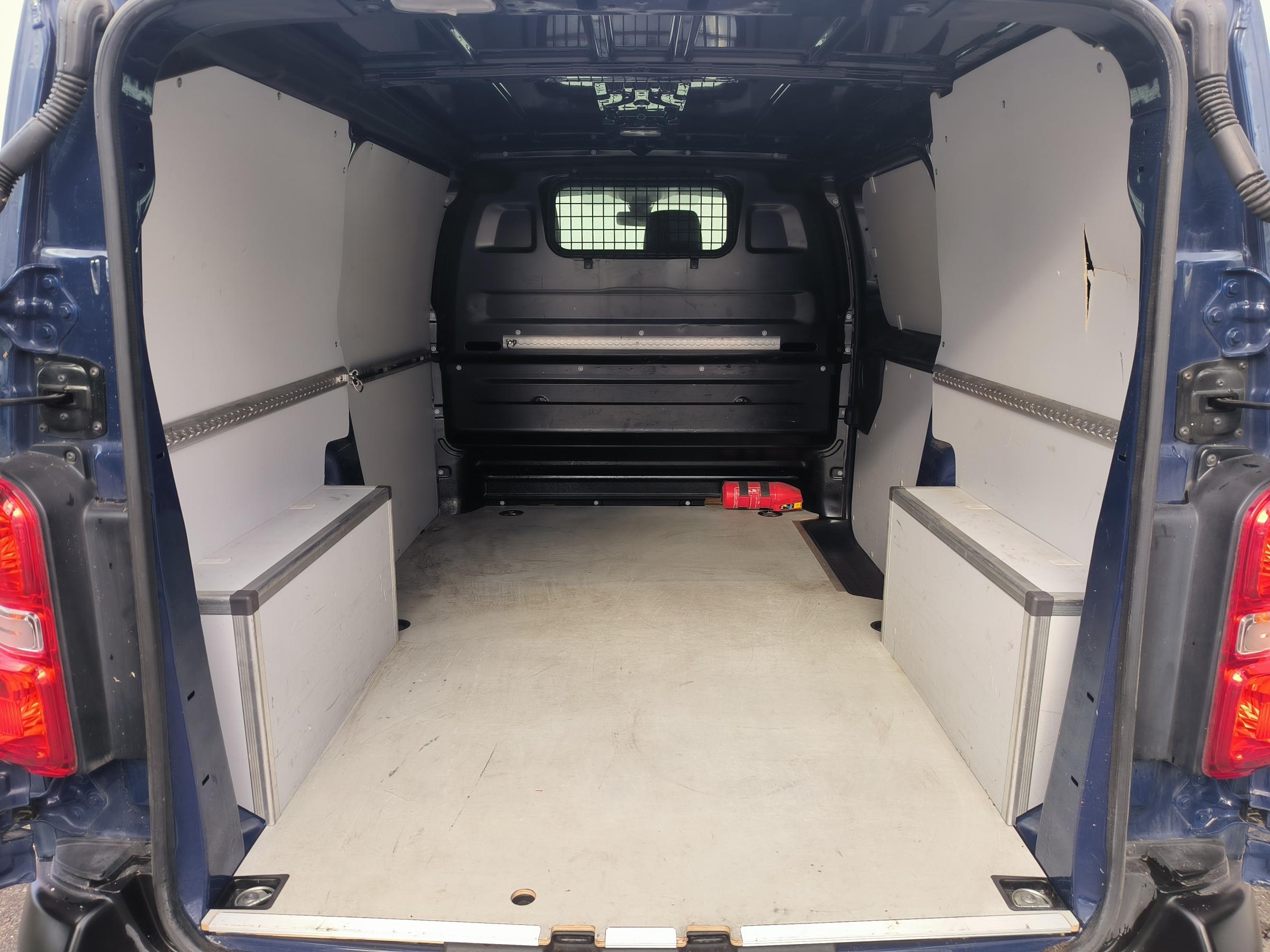 Opel Vivaro, 2023 - pohled č. 7