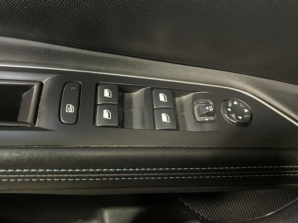 Peugeot 5008 1.5 HDi Crossway