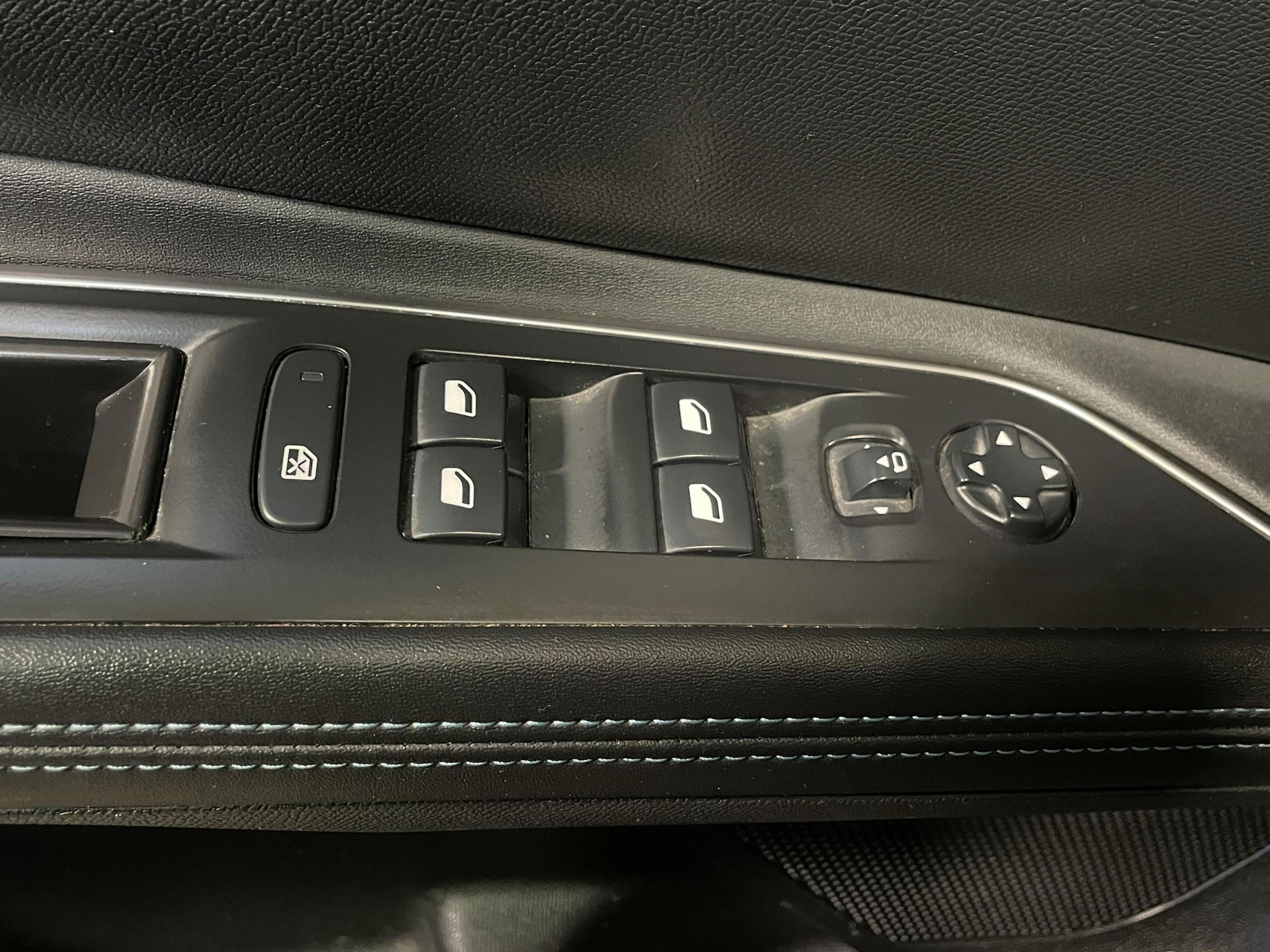 Peugeot 5008, 2019 - pohled č. 12