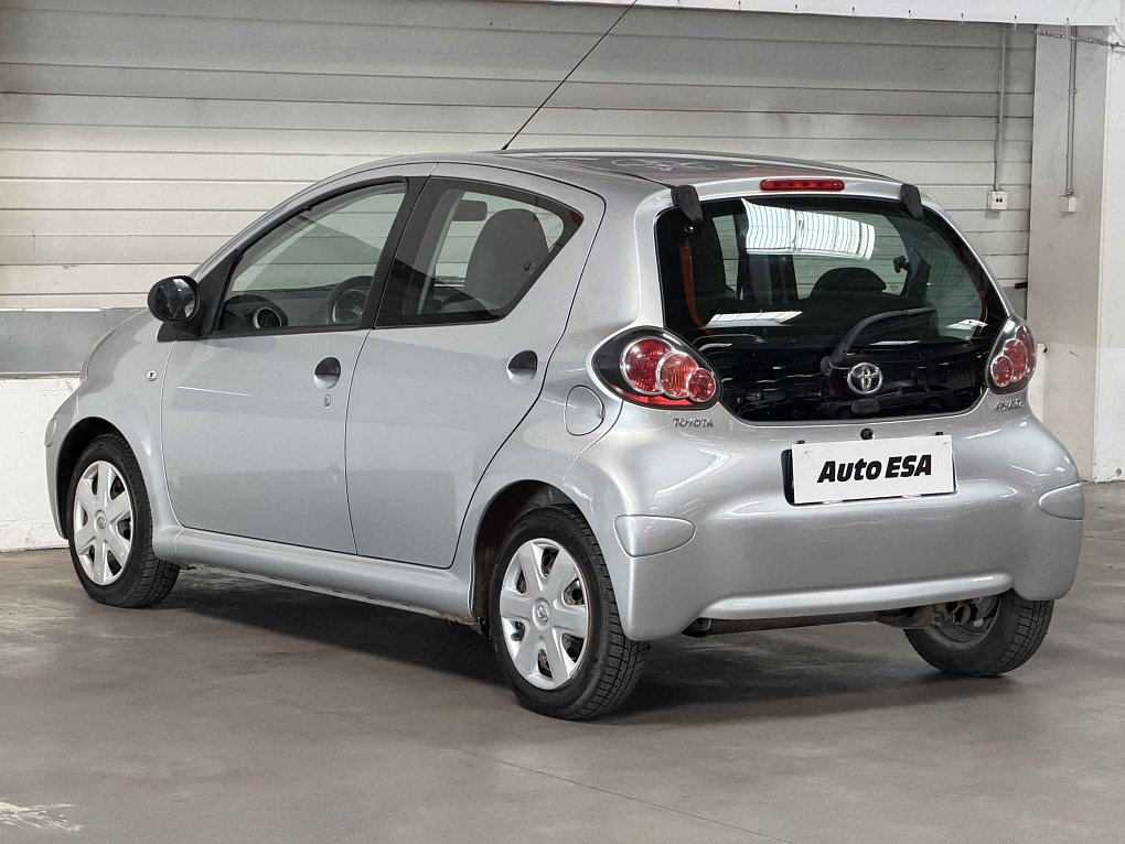Toyota Aygo 1.0i 