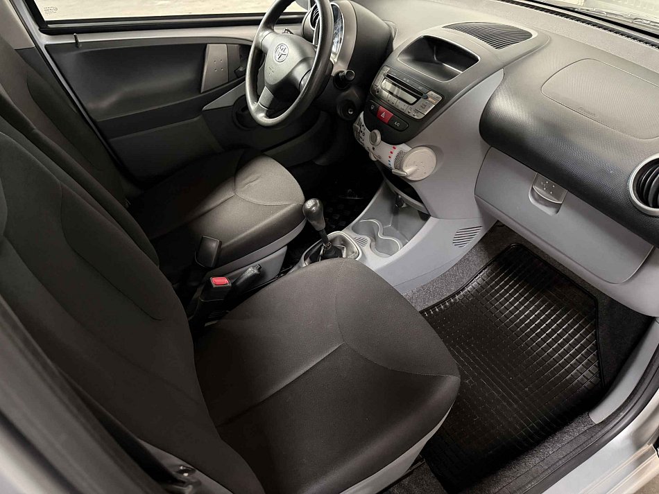 Toyota Aygo 1.0i 