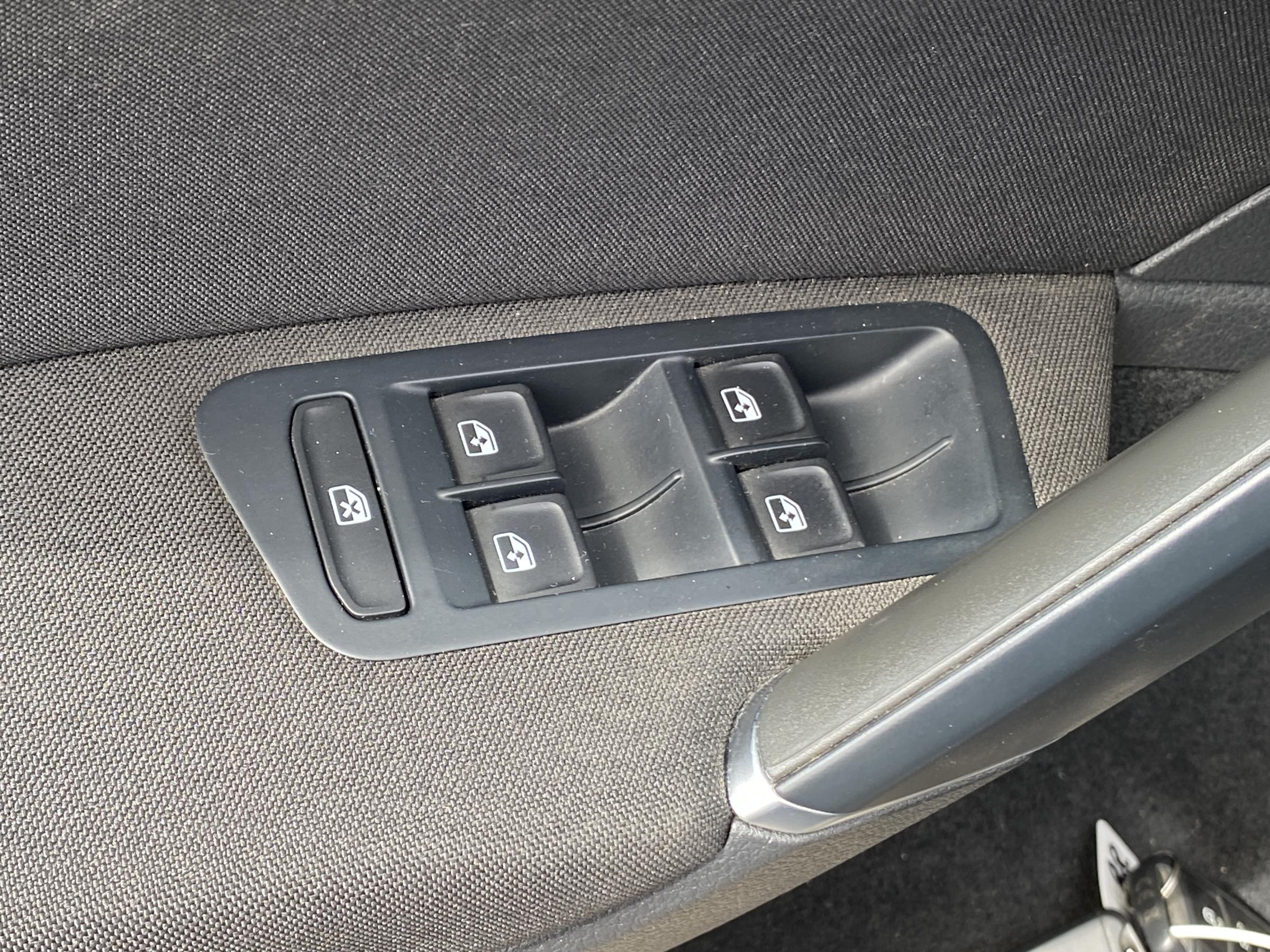 Volkswagen Golf, 2019 - pohled č. 13