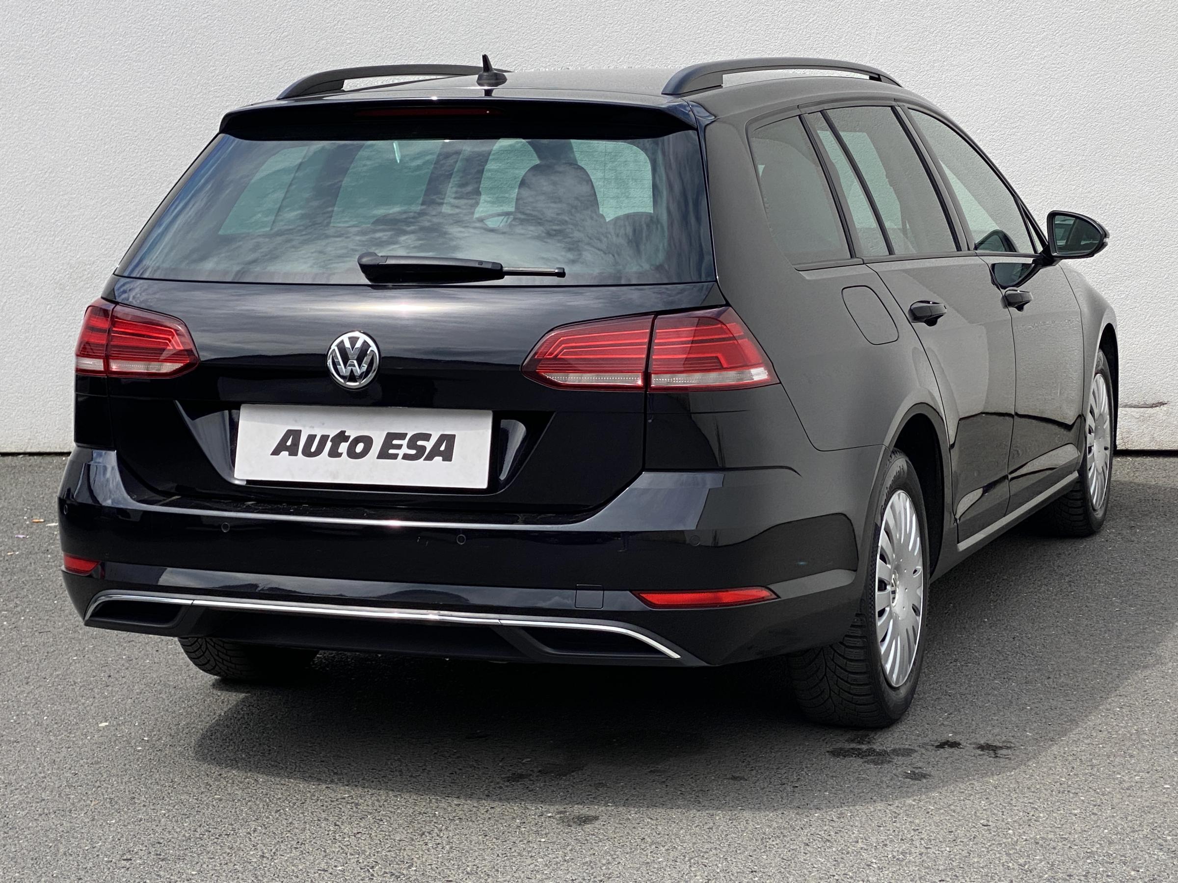 Volkswagen Golf, 2019 - pohled č. 4