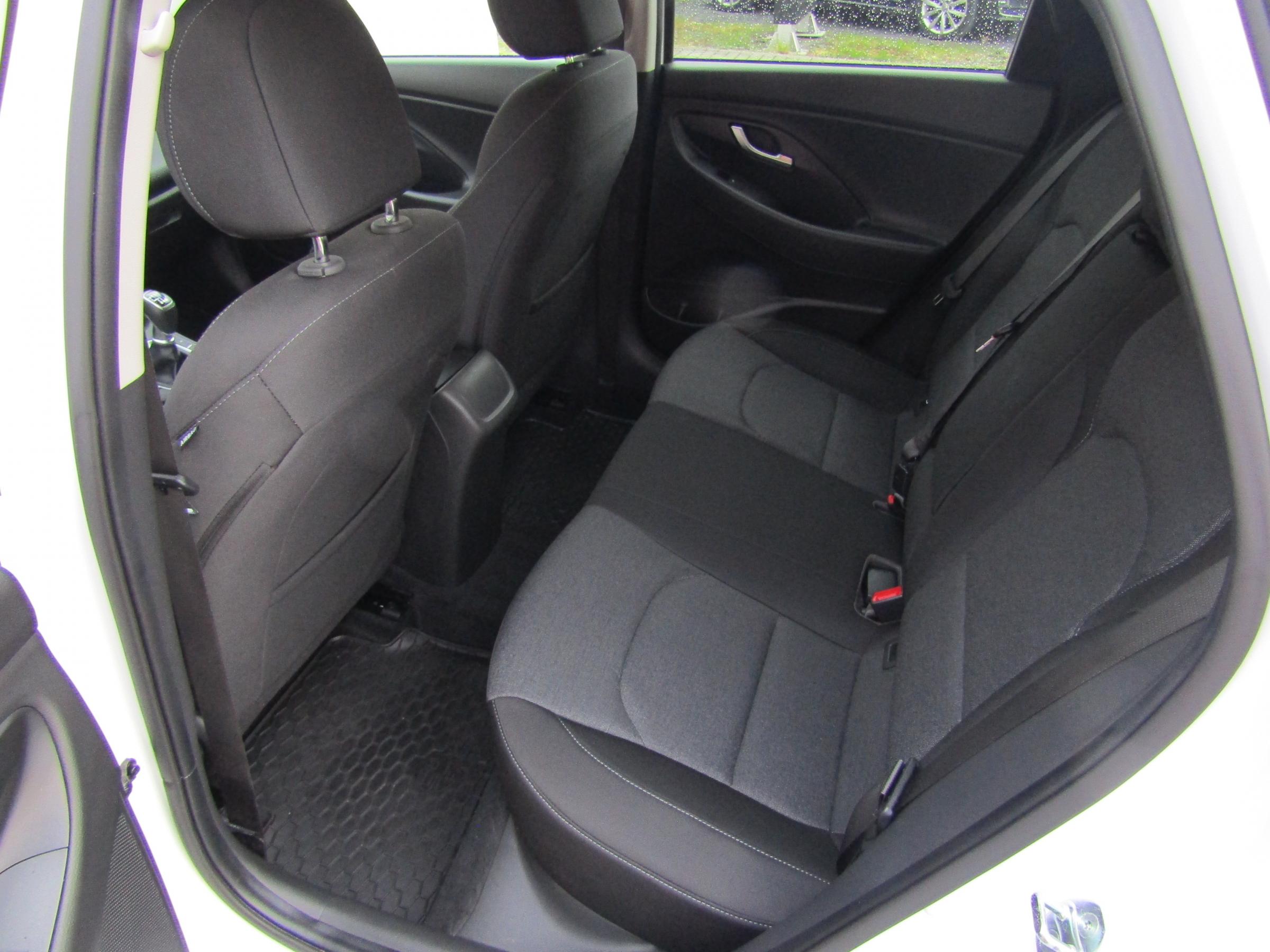 Hyundai i30, 2022 - pohled č. 10