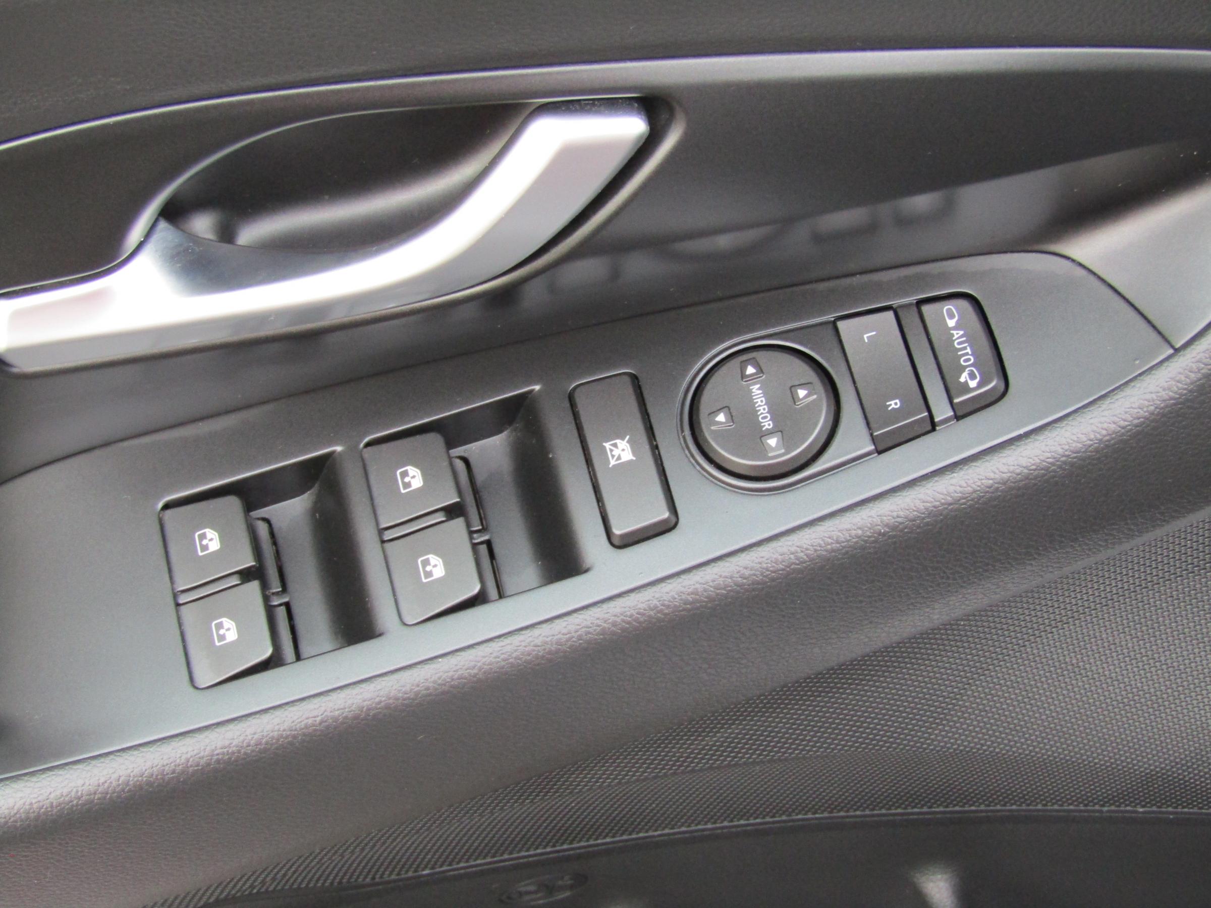 Hyundai i30, 2022 - pohled č. 11