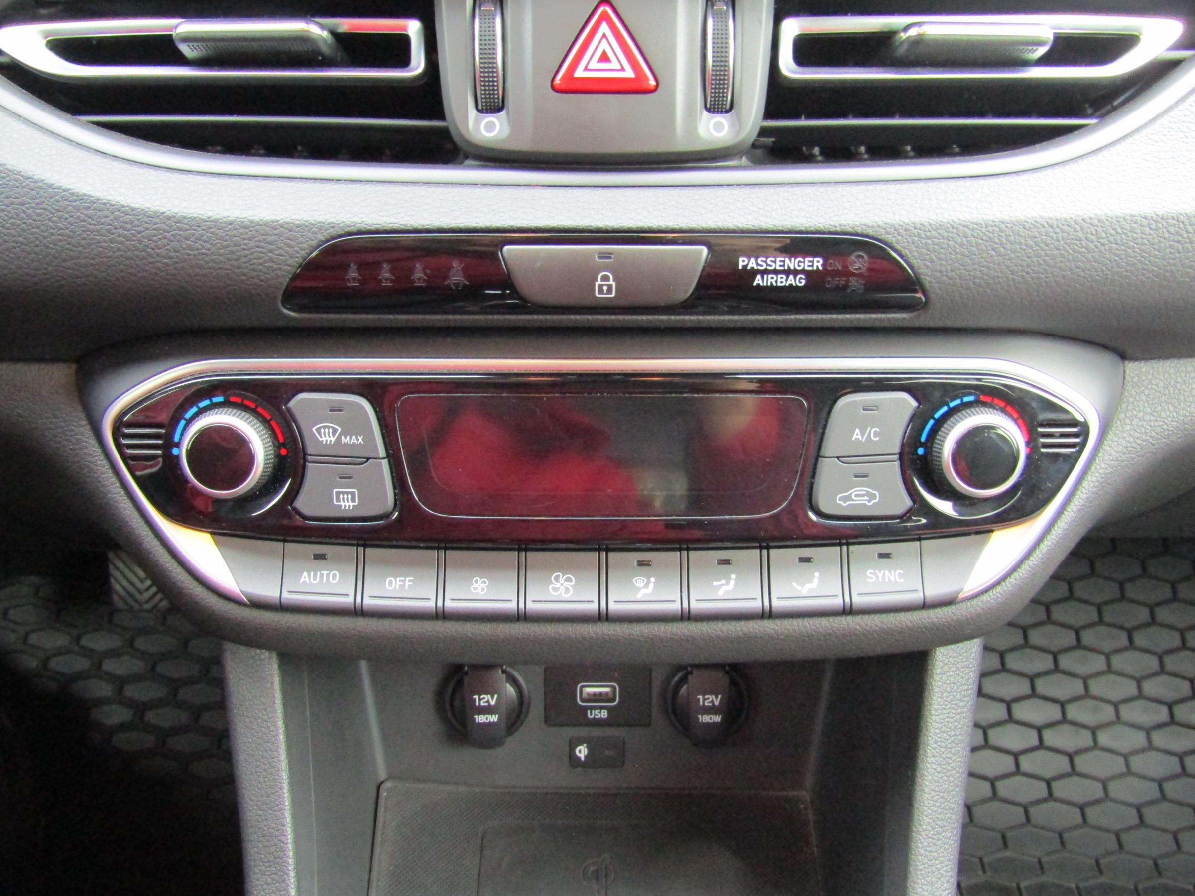 Hyundai i30, 2022 - pohled č. 15