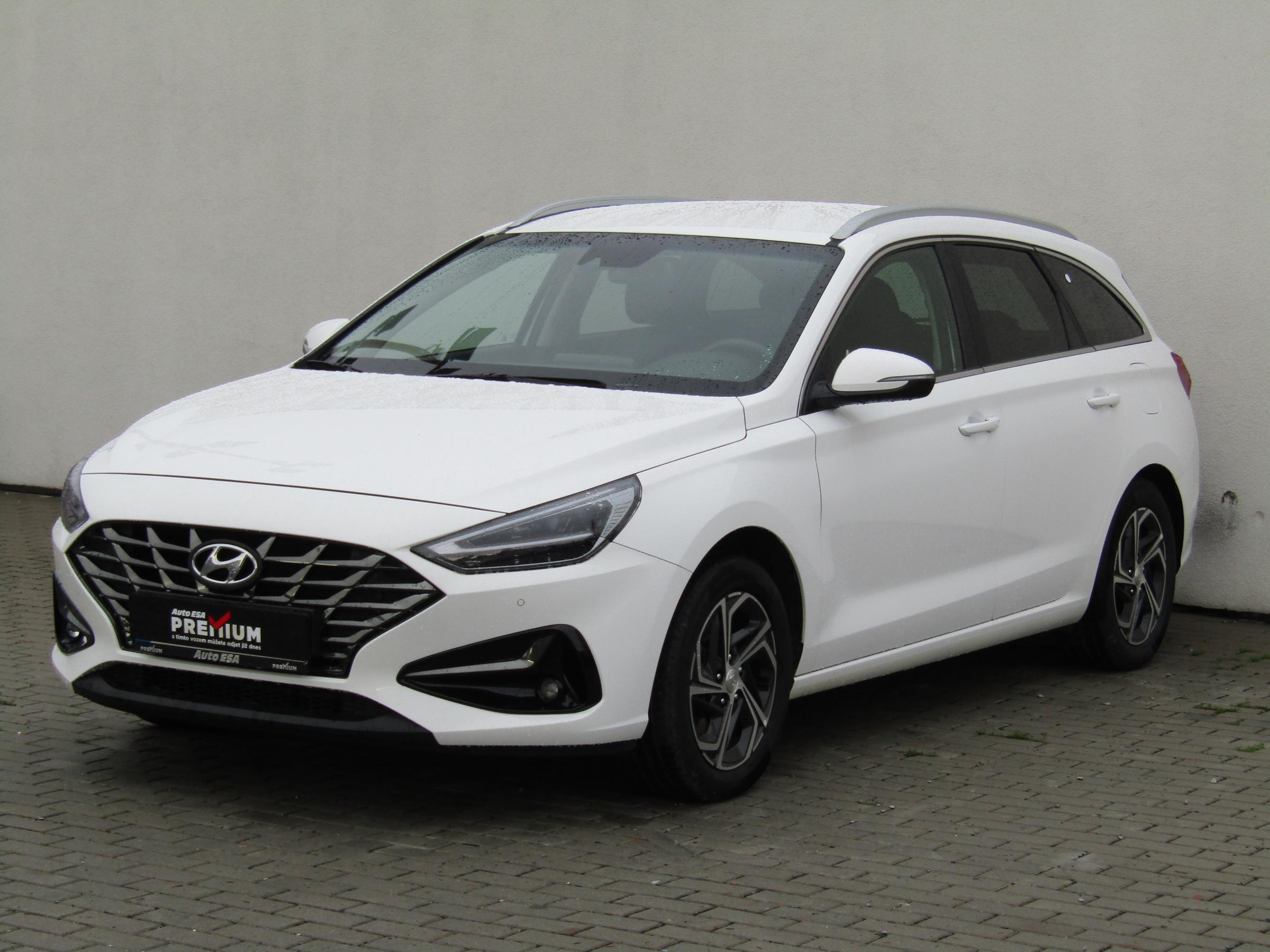 Hyundai i30, 2022 - pohled č. 3