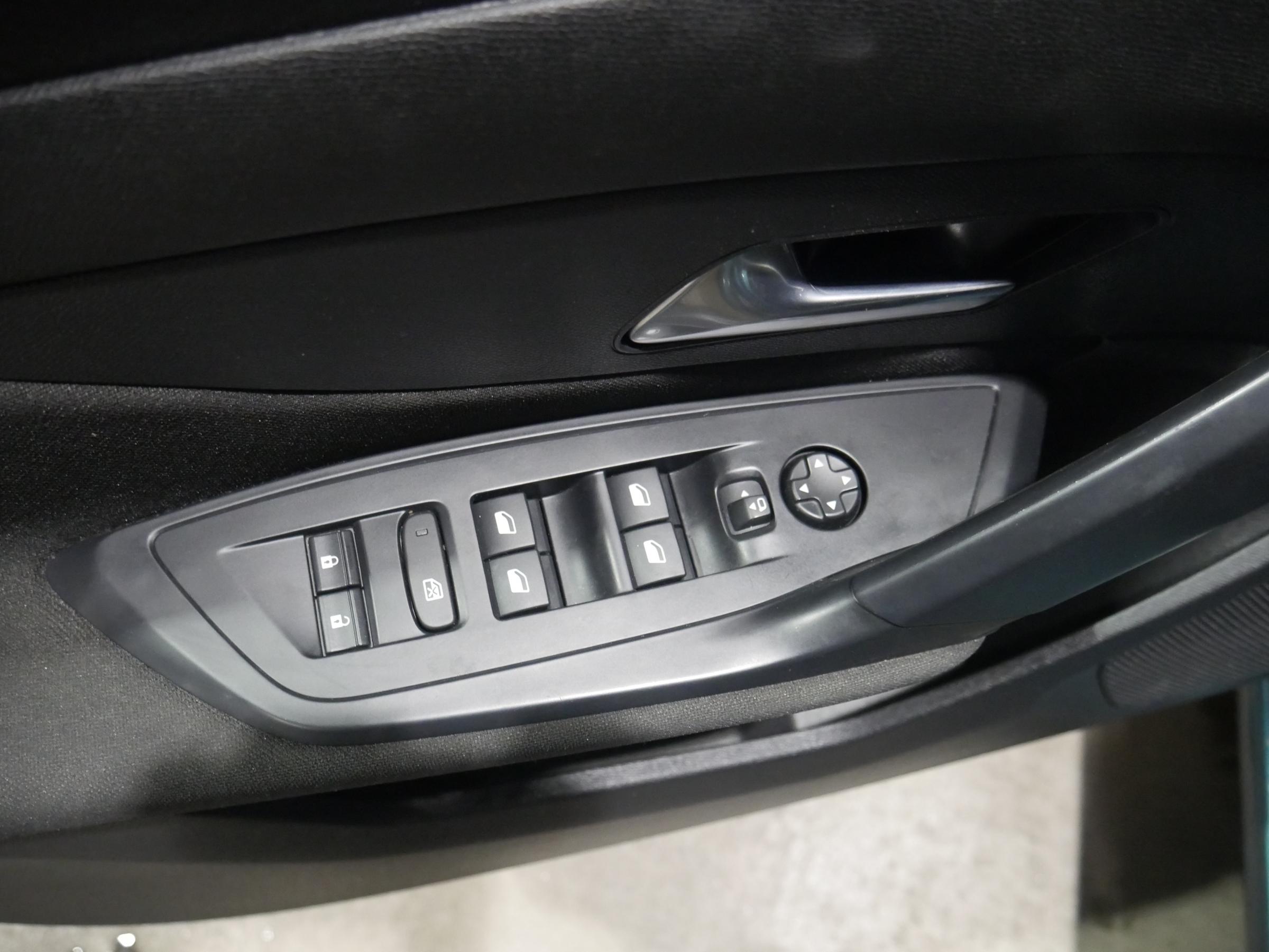 Peugeot 308, 2023 - pohled č. 11