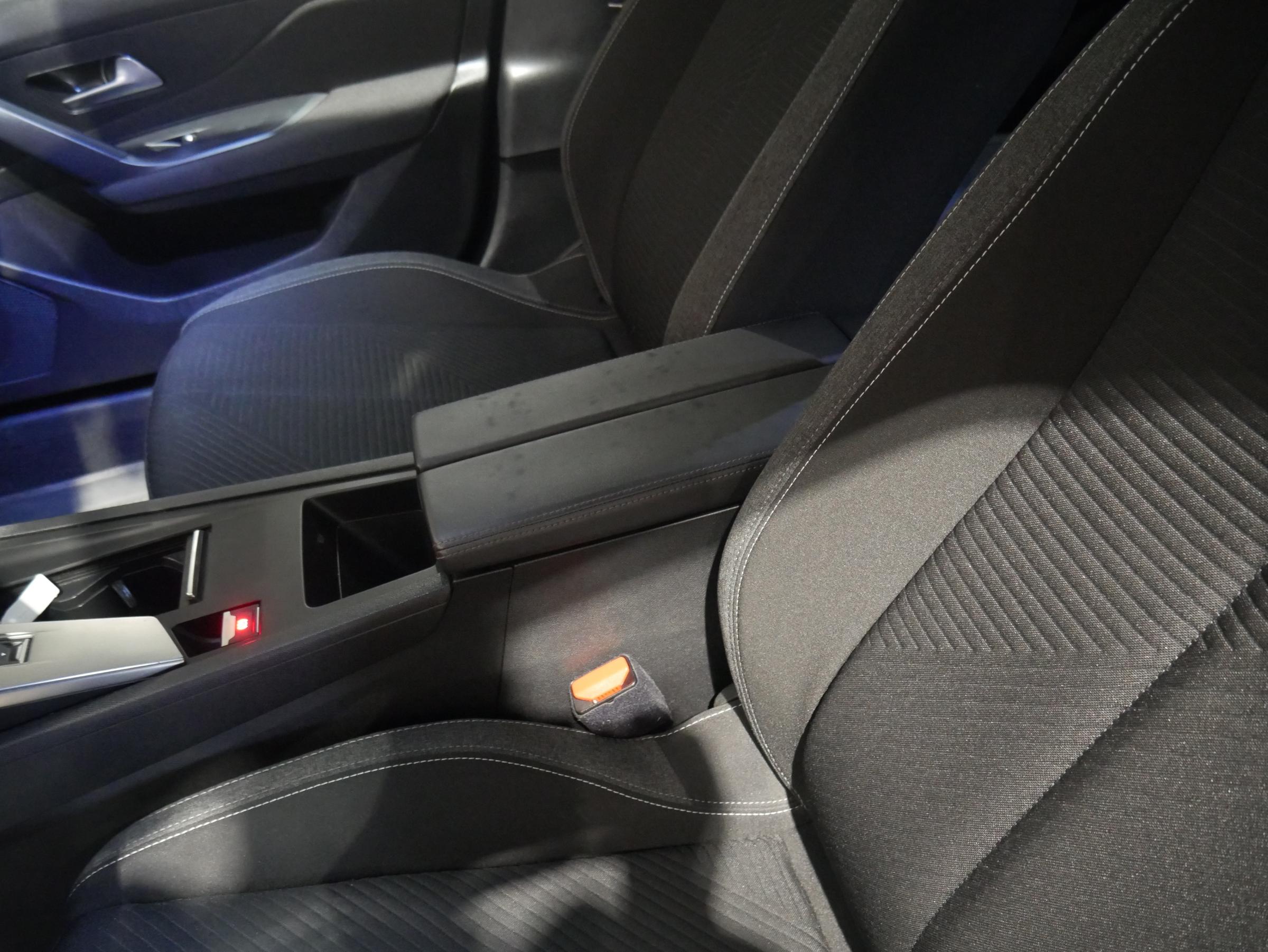 Peugeot 308, 2023 - pohled č. 19