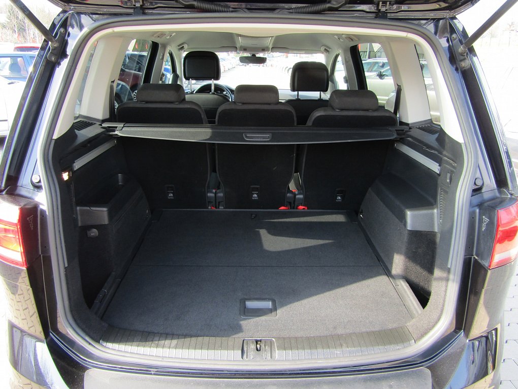 Volkswagen Touran 2.0 TDi 