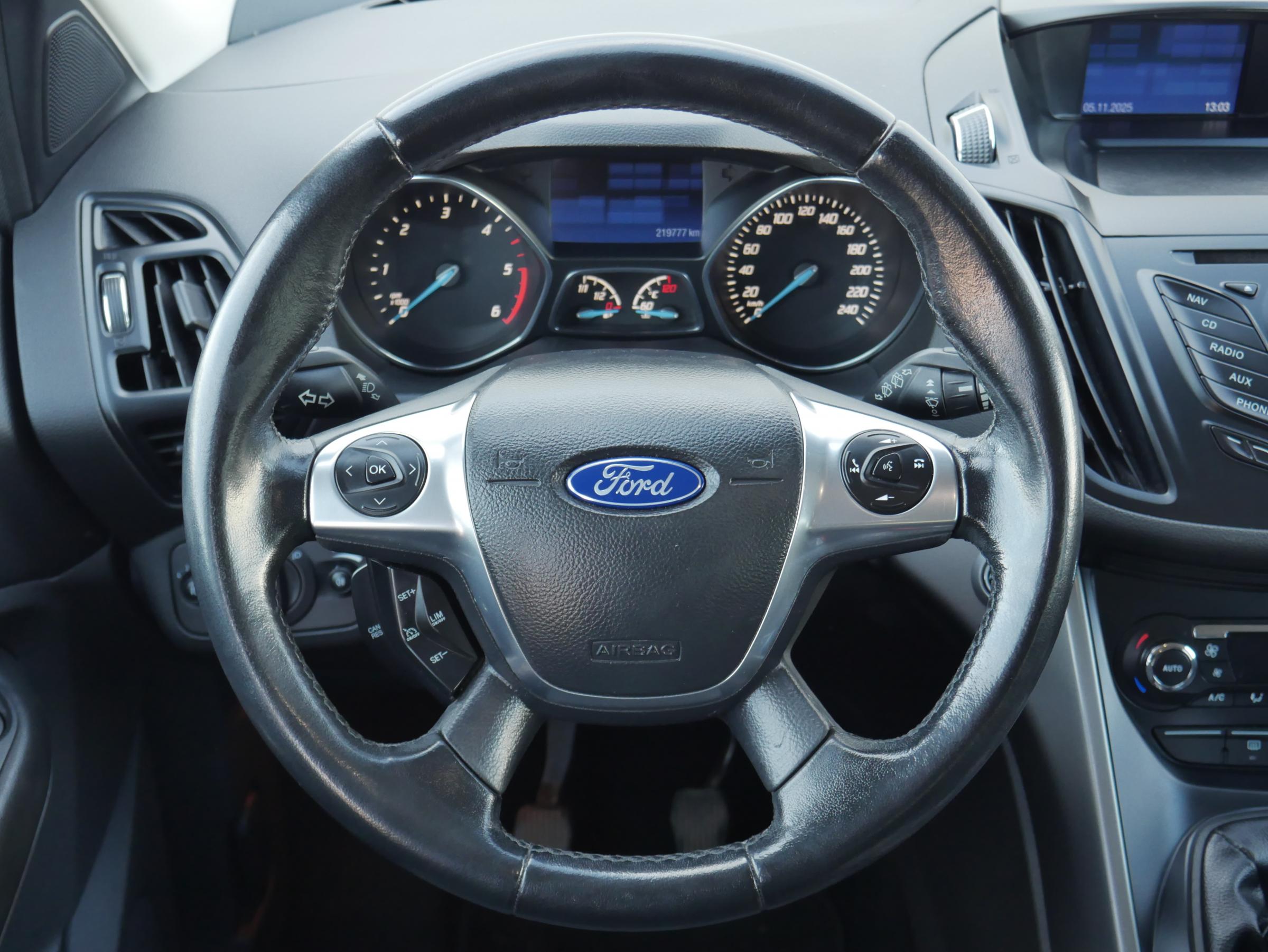 Ford Kuga, 2013 - pohled č. 11