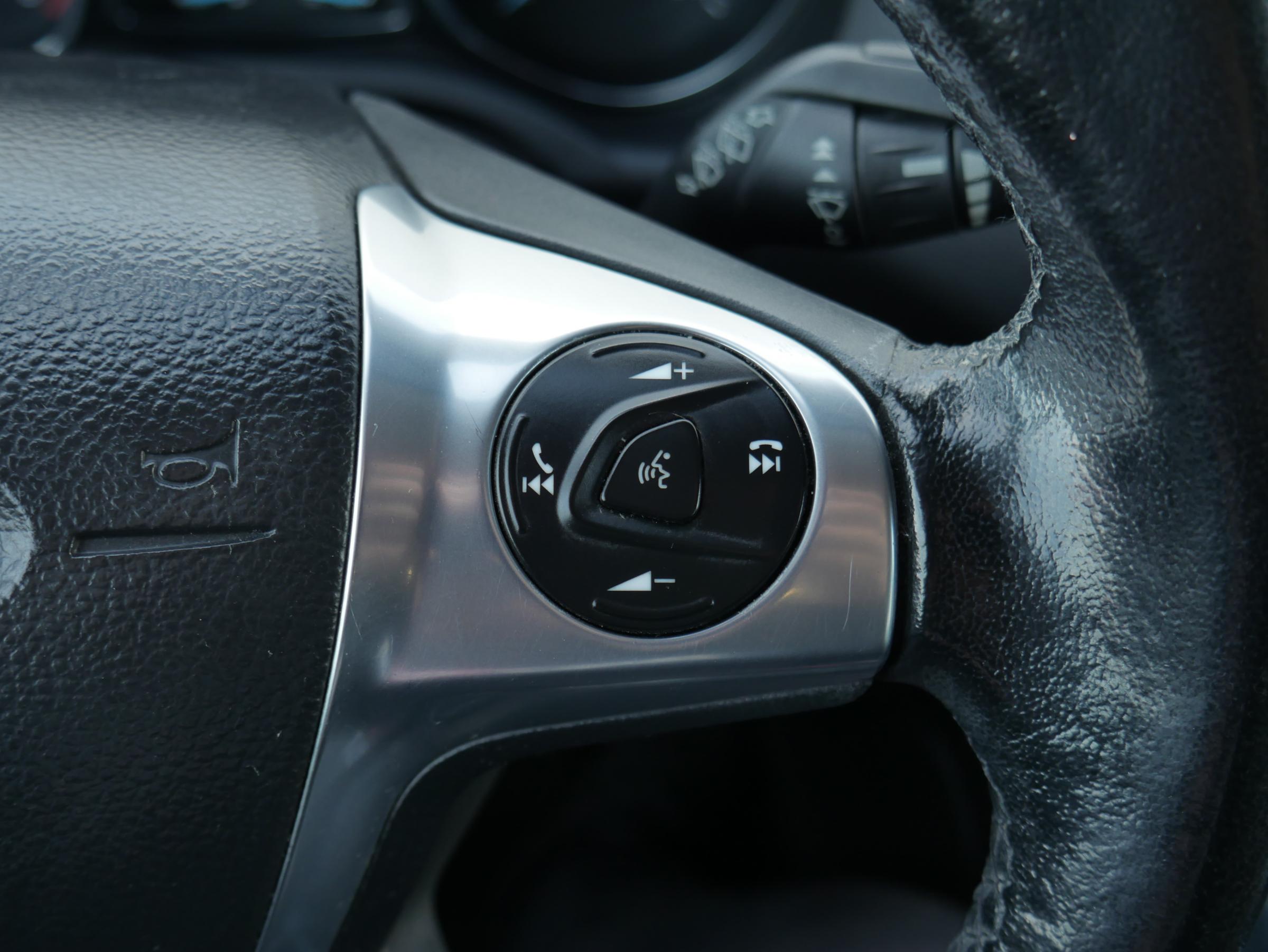 Ford Kuga, 2013 - pohled č. 13