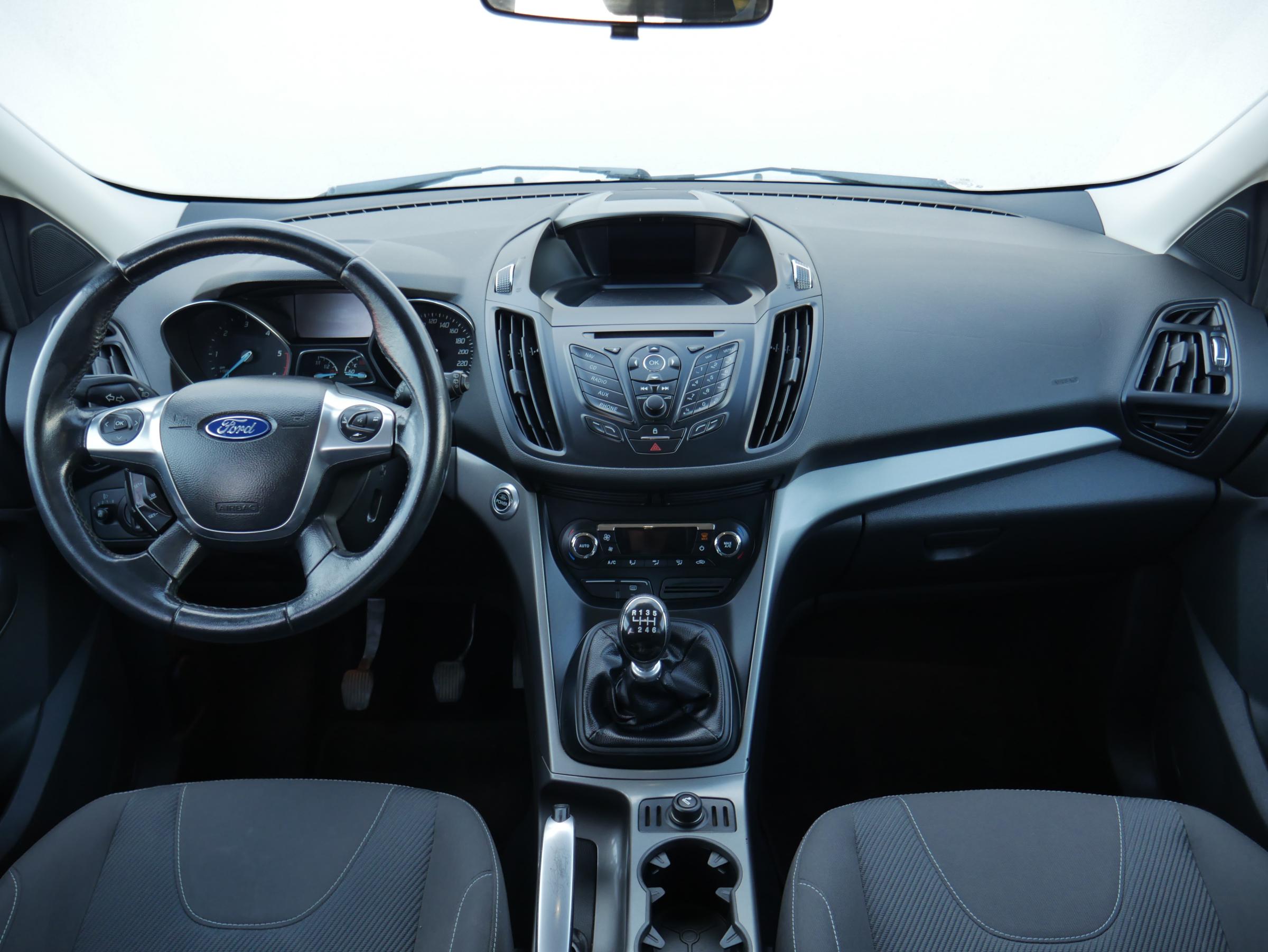 Ford Kuga, 2013 - pohled č. 8