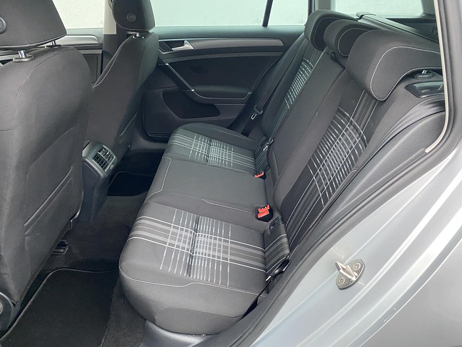 Volkswagen Golf 2.0 TDi Lounge