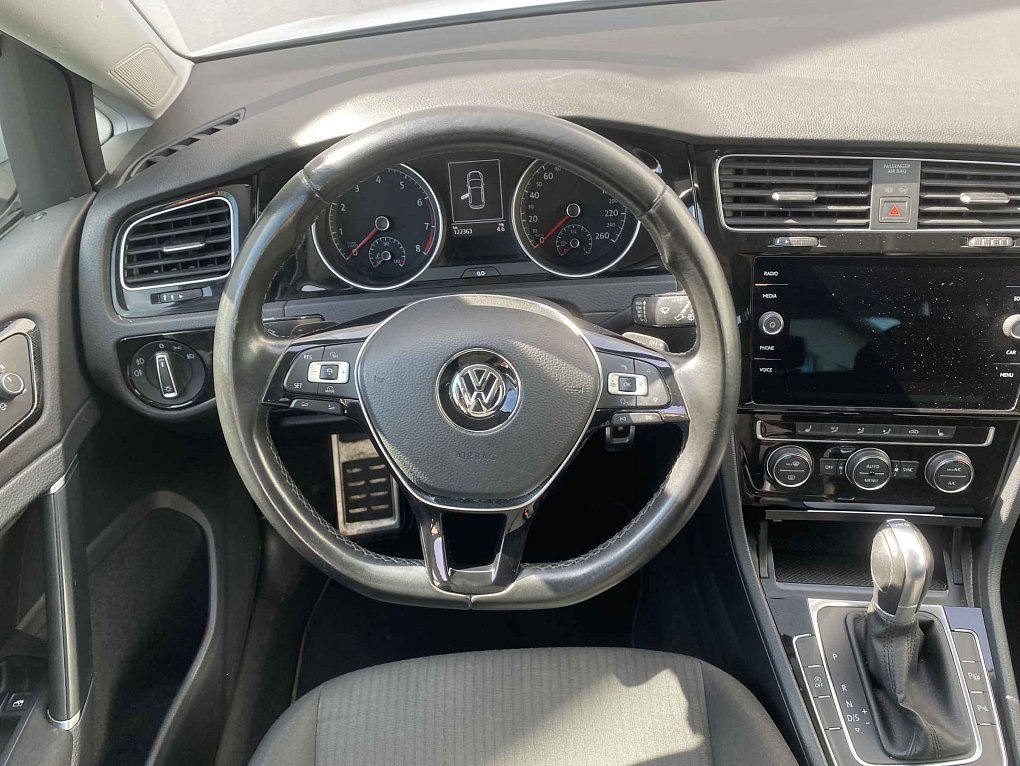 Volkswagen Golf 1.0 TSi Sound