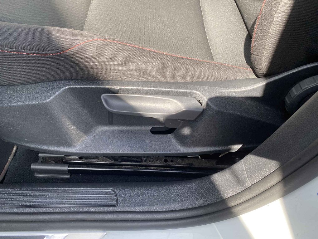Volkswagen Golf 1.0 TSi Sound