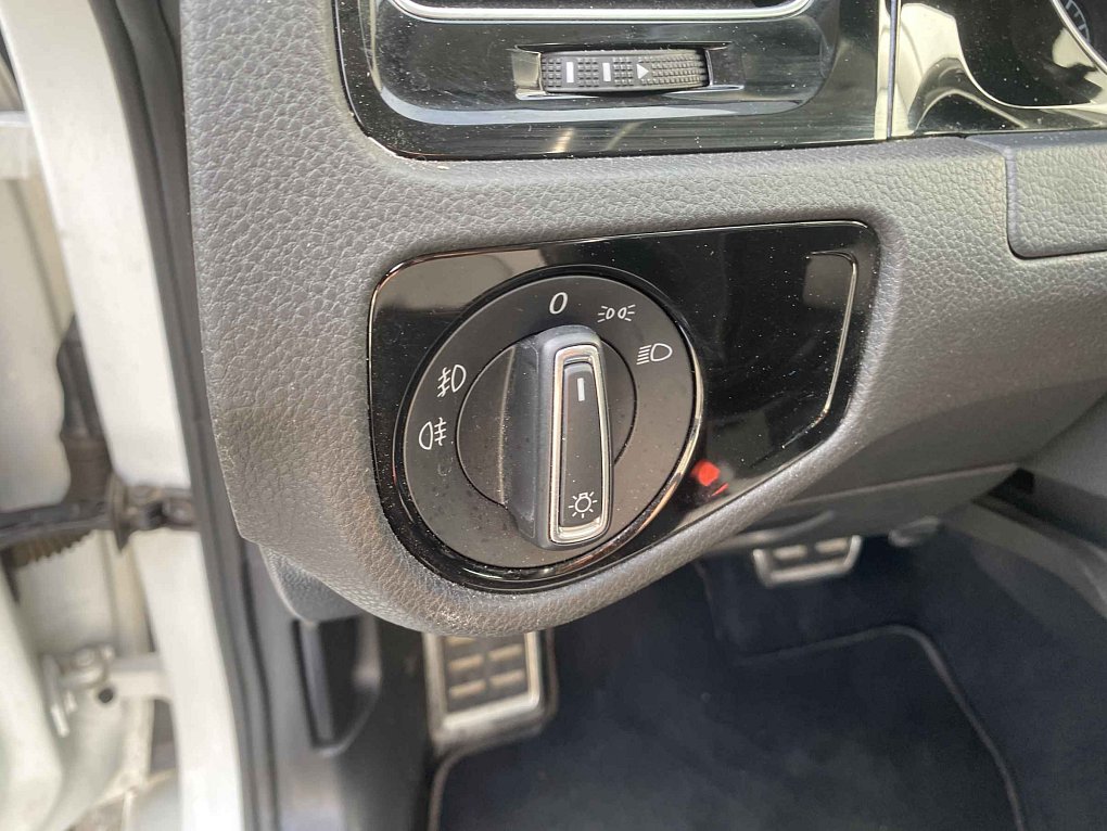 Volkswagen Golf 1.0 TSi Sound
