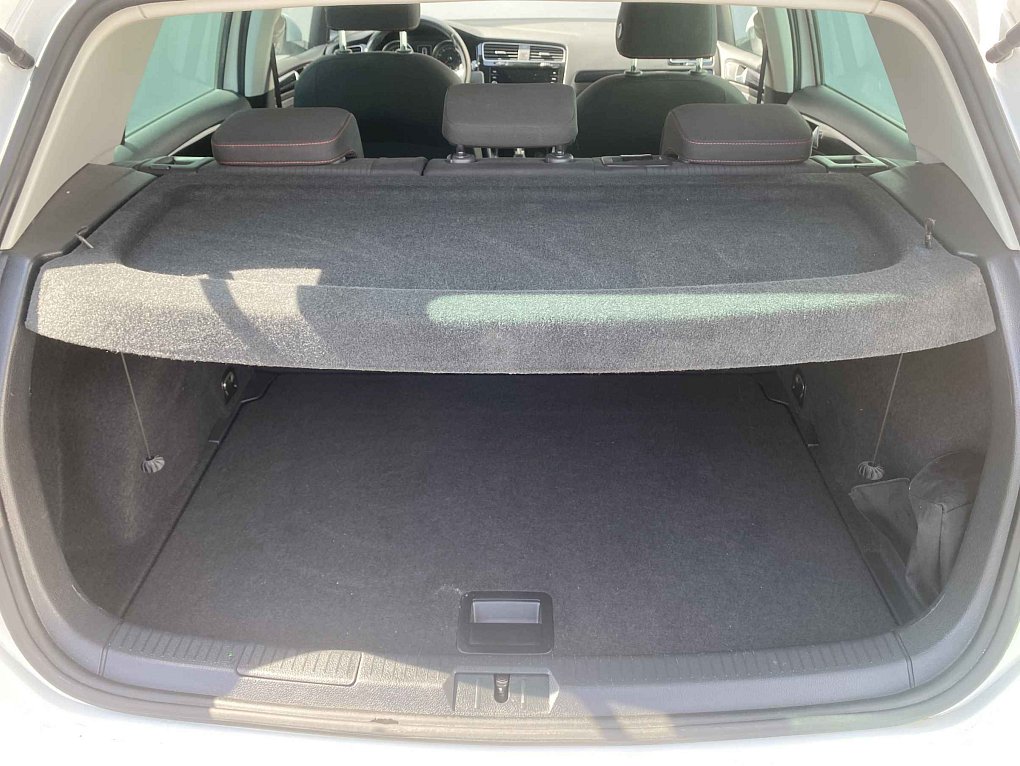 Volkswagen Golf 1.0 TSi Sound