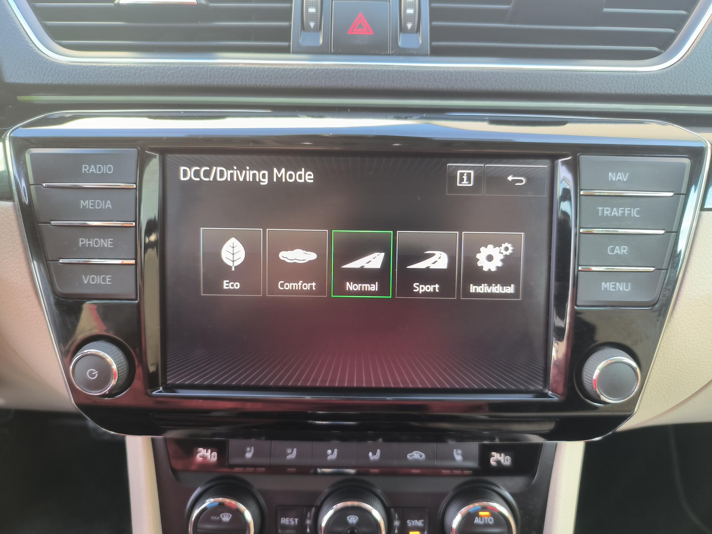 Škoda Superb III, 2015 - pohled č. 16