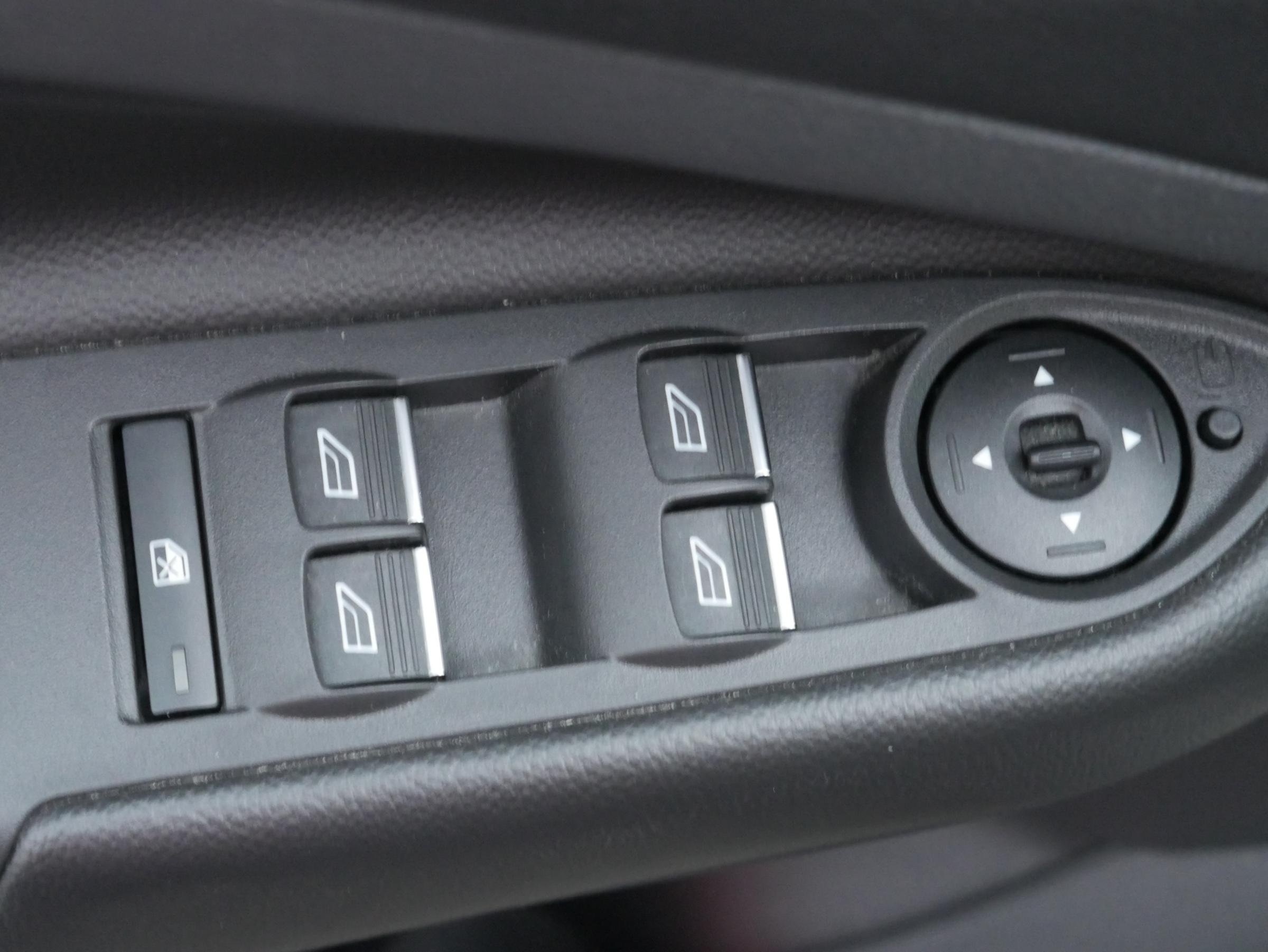 Ford Kuga, 2017 - pohled č. 16