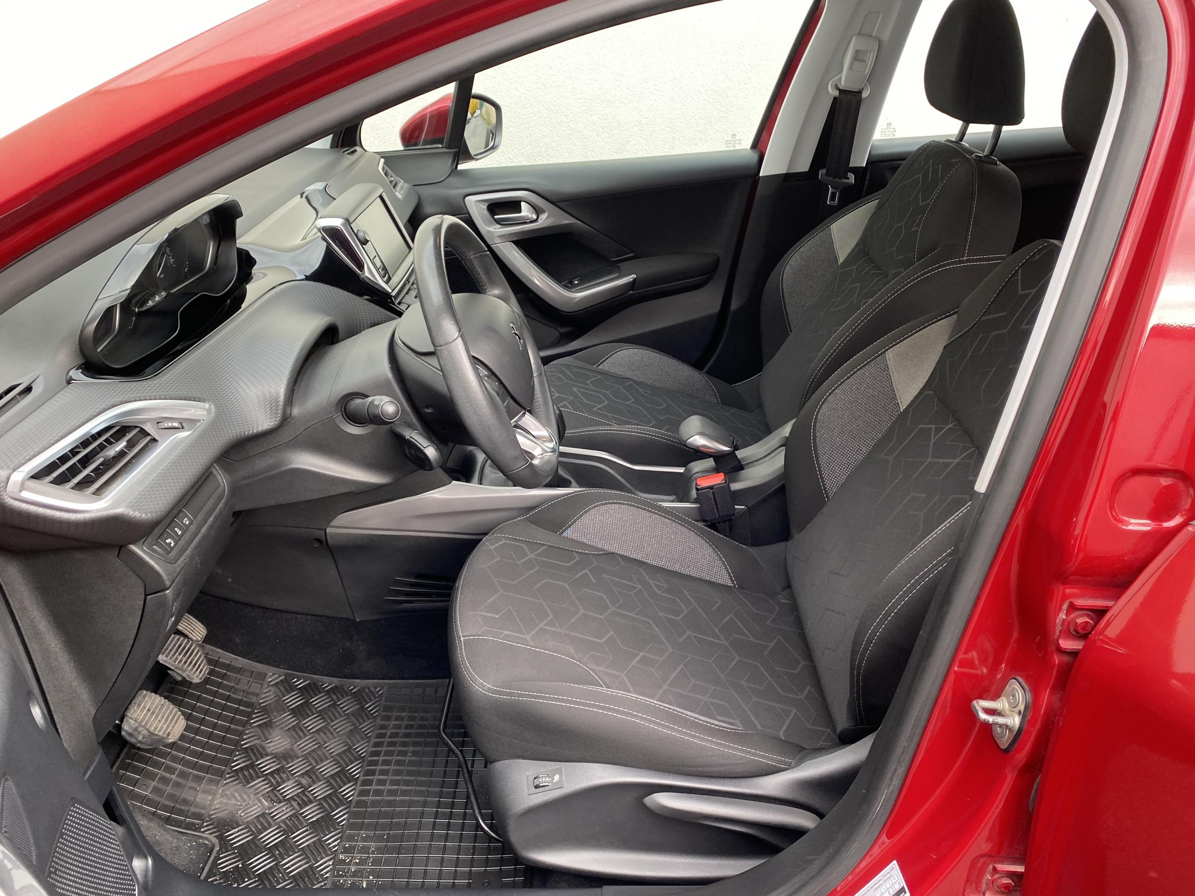 Peugeot 2008, 2017 - pohled č. 9