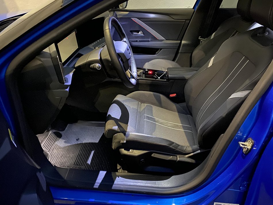 Opel Astra 1.2 i GS Line