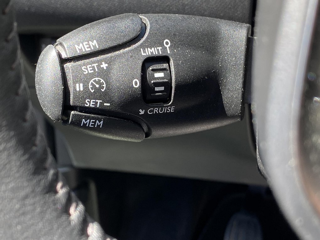 Peugeot 2008 1.2PT Allure