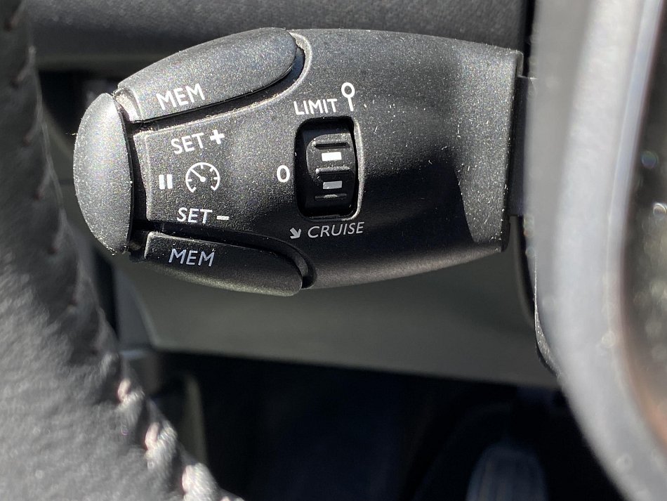 Peugeot 2008 1.2PT Allure