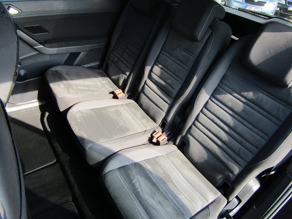 Volkswagen Touran 2.0 TDi 