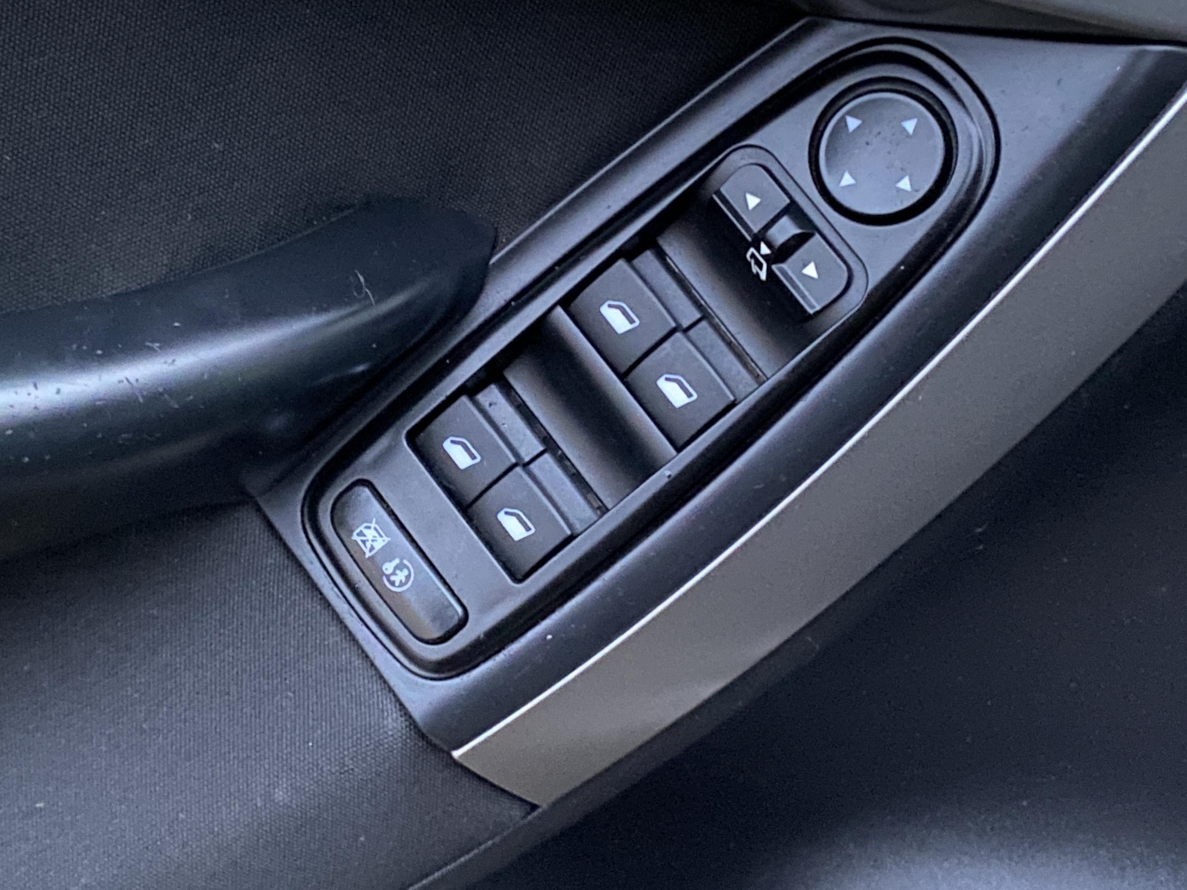 Citroën C4 Grand Picasso, 2011 - pohled č. 11