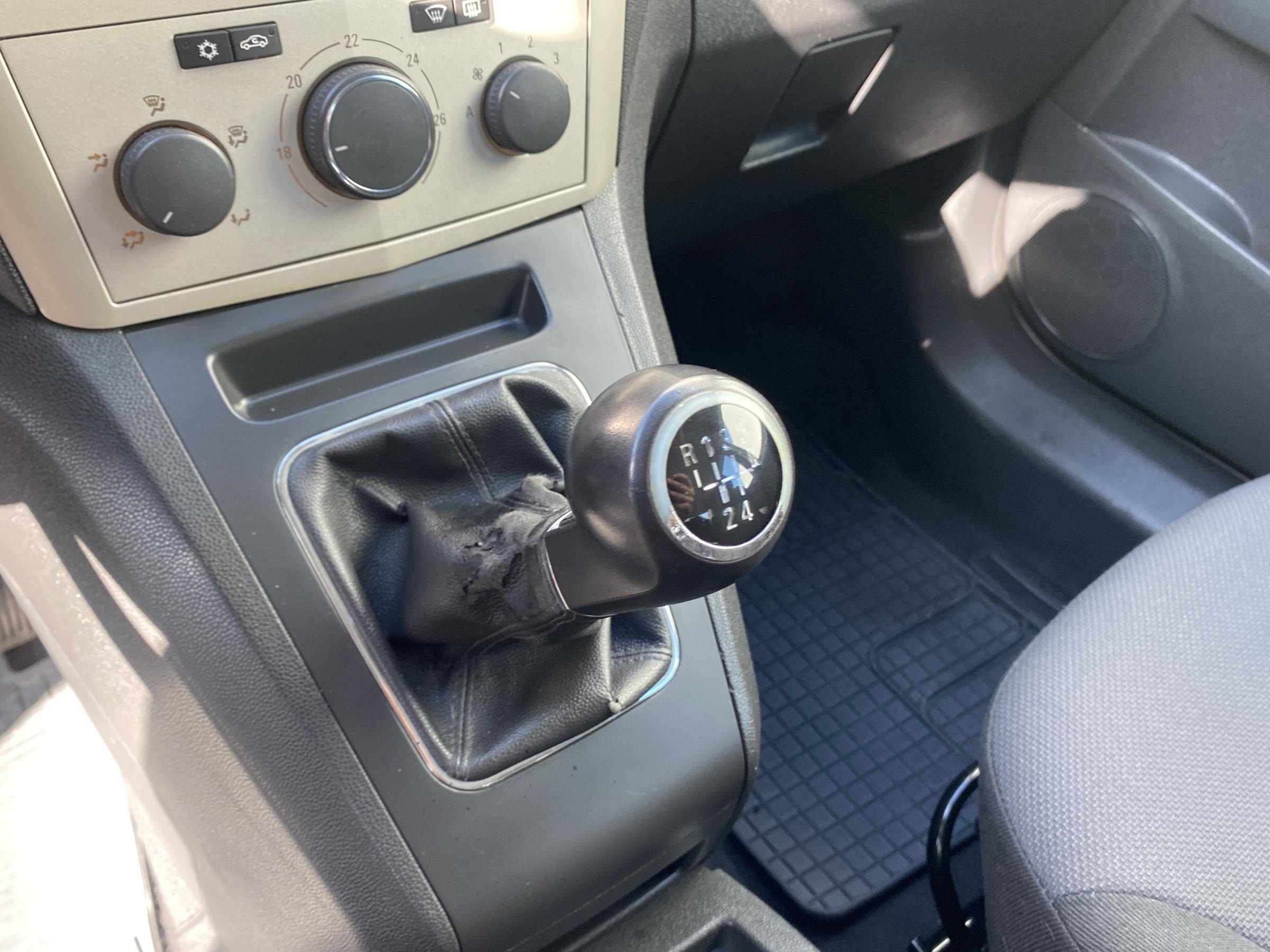 Opel Zafira, 2008 - pohled č. 16