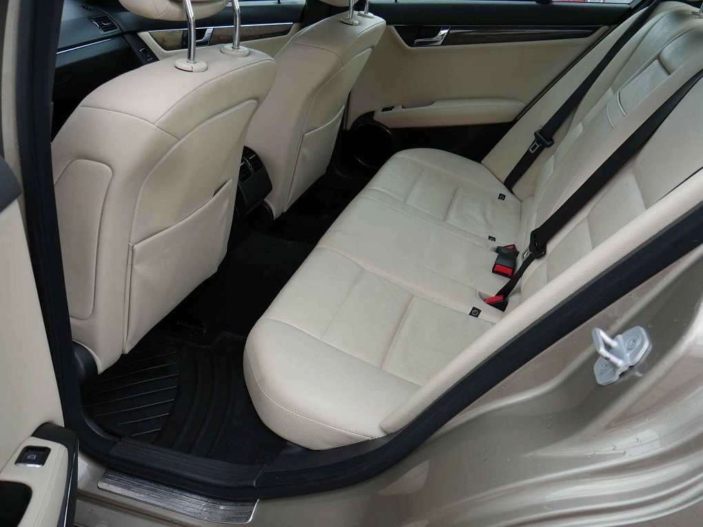 Mercedes-Benz Třída C 3.0 CDi Avantgarde C320 4Matic