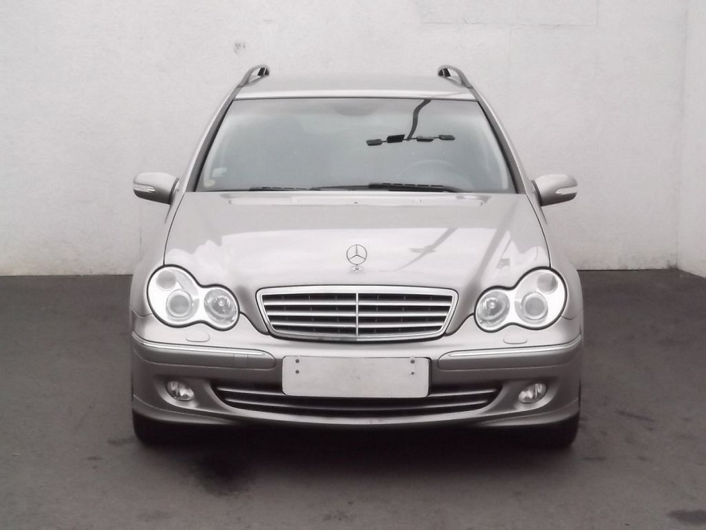 Mercedes-Benz Třída C 3.0 CDi 