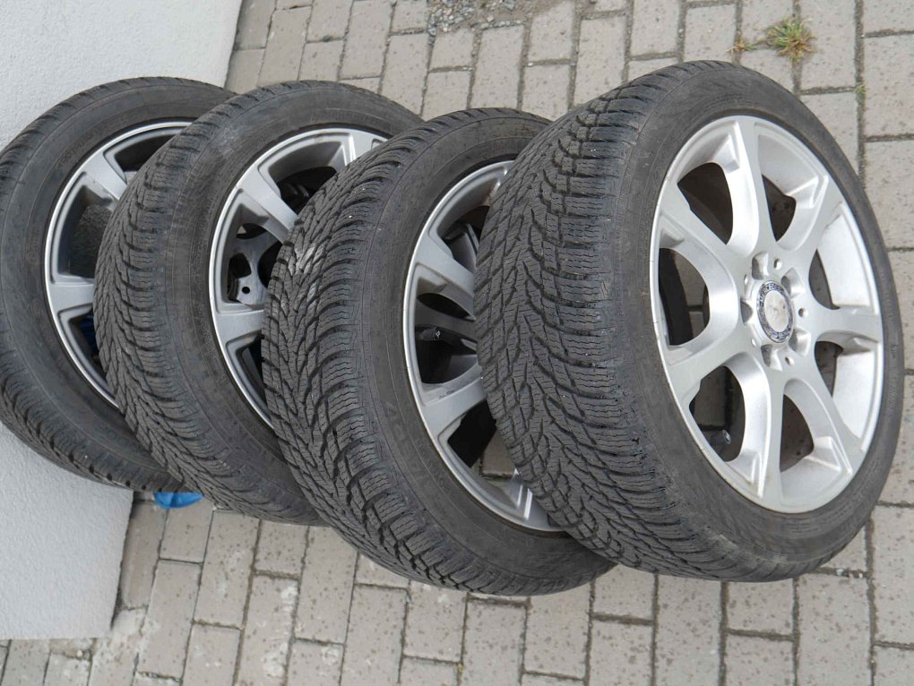 Mercedes-Benz Třída C 3.0 CDi Avantgarde C320 4Matic
