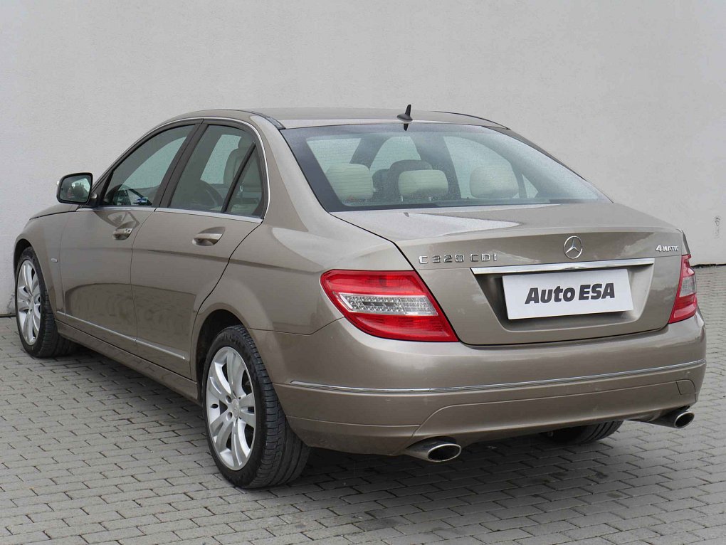 Mercedes-Benz Třída C 3.0 CDi Avantgarde C320 4Matic