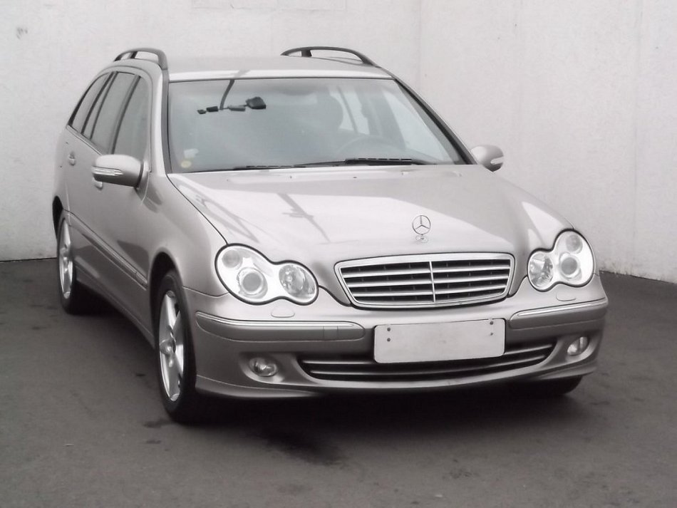 Mercedes-Benz Třída C 3.0 CDi 