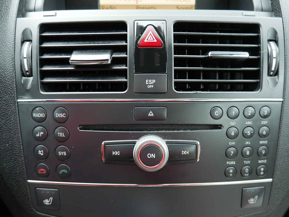 Mercedes-Benz Třída C 3.0 CDi Avantgarde C320 4Matic