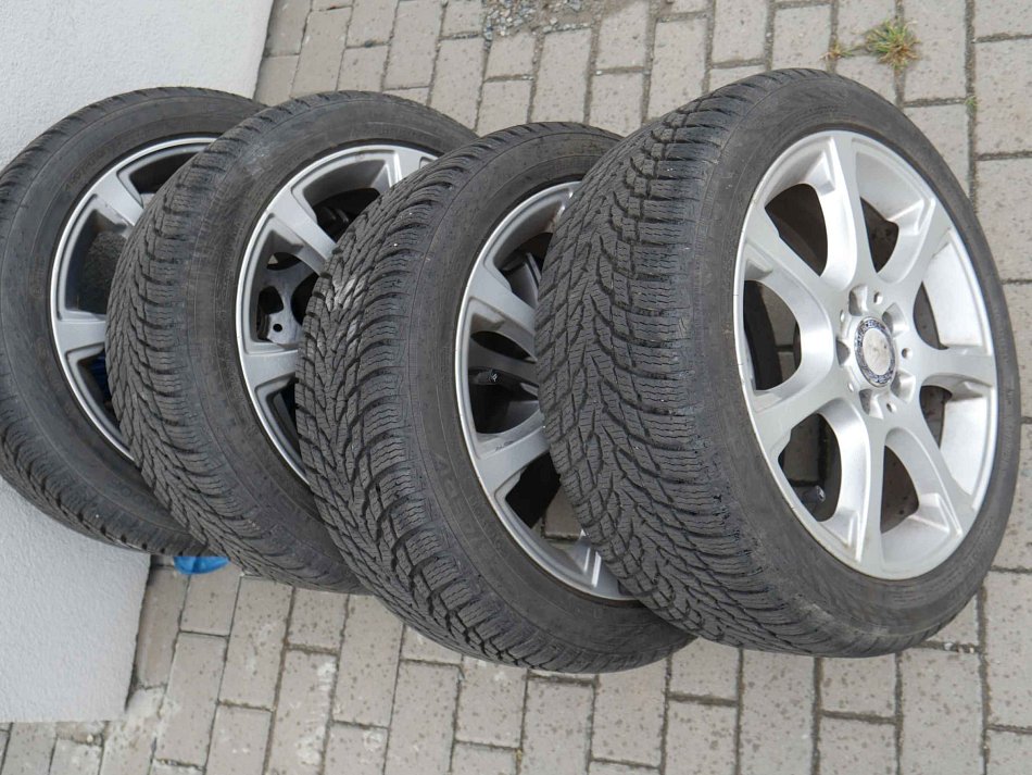 Mercedes-Benz Třída C 3.0 CDi Avantgarde C320 4Matic