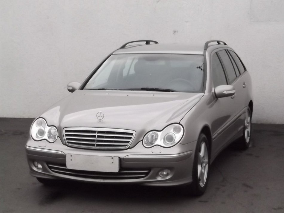 Mercedes-Benz Třída C 3.0 CDi 