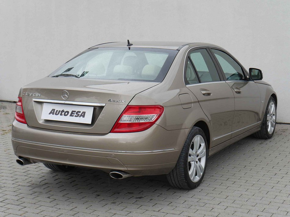 Mercedes-Benz Třída C 3.0 CDi Avantgarde C320 4Matic