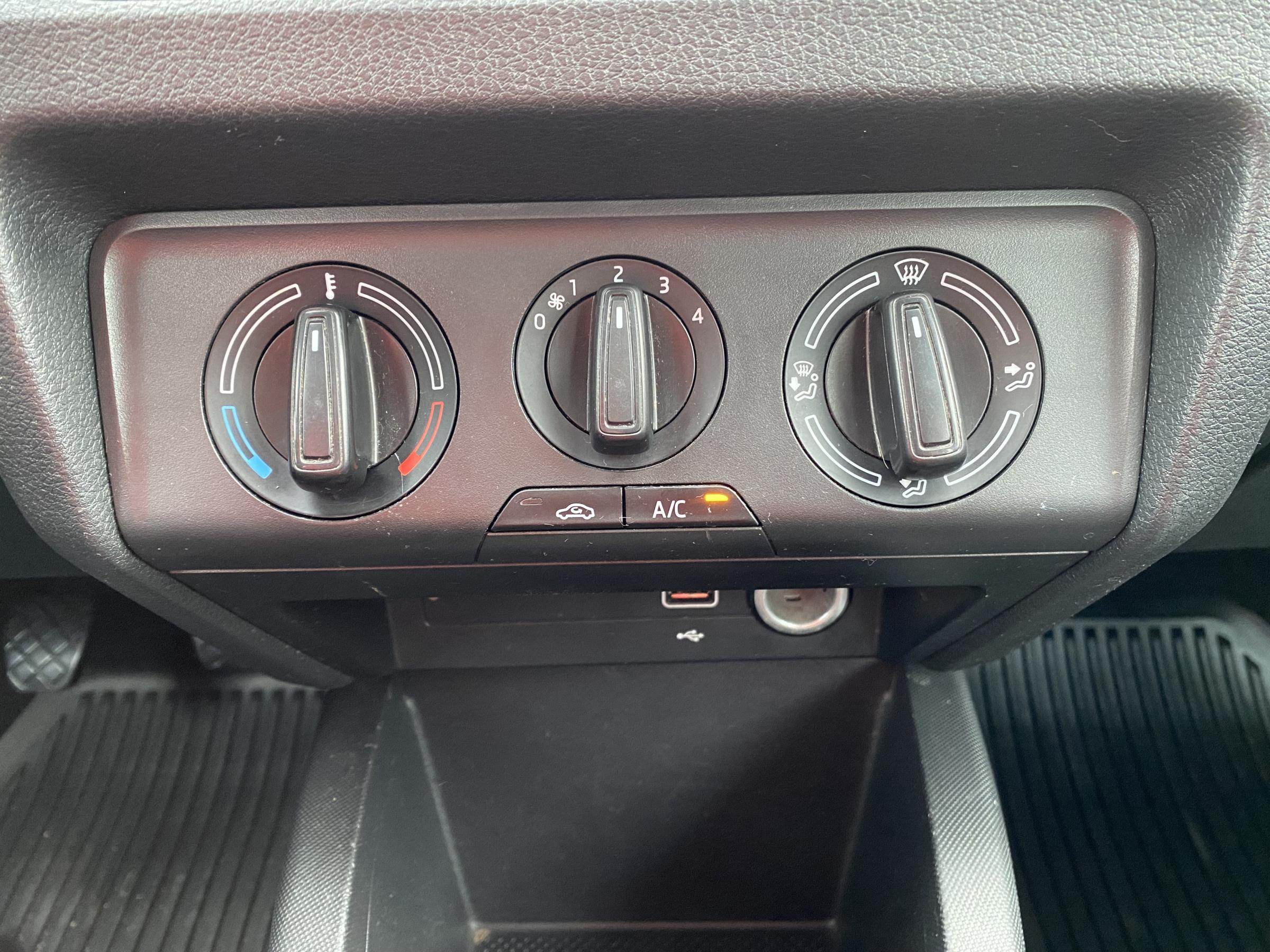 Škoda Fabia III, 2019 - pohled č. 15