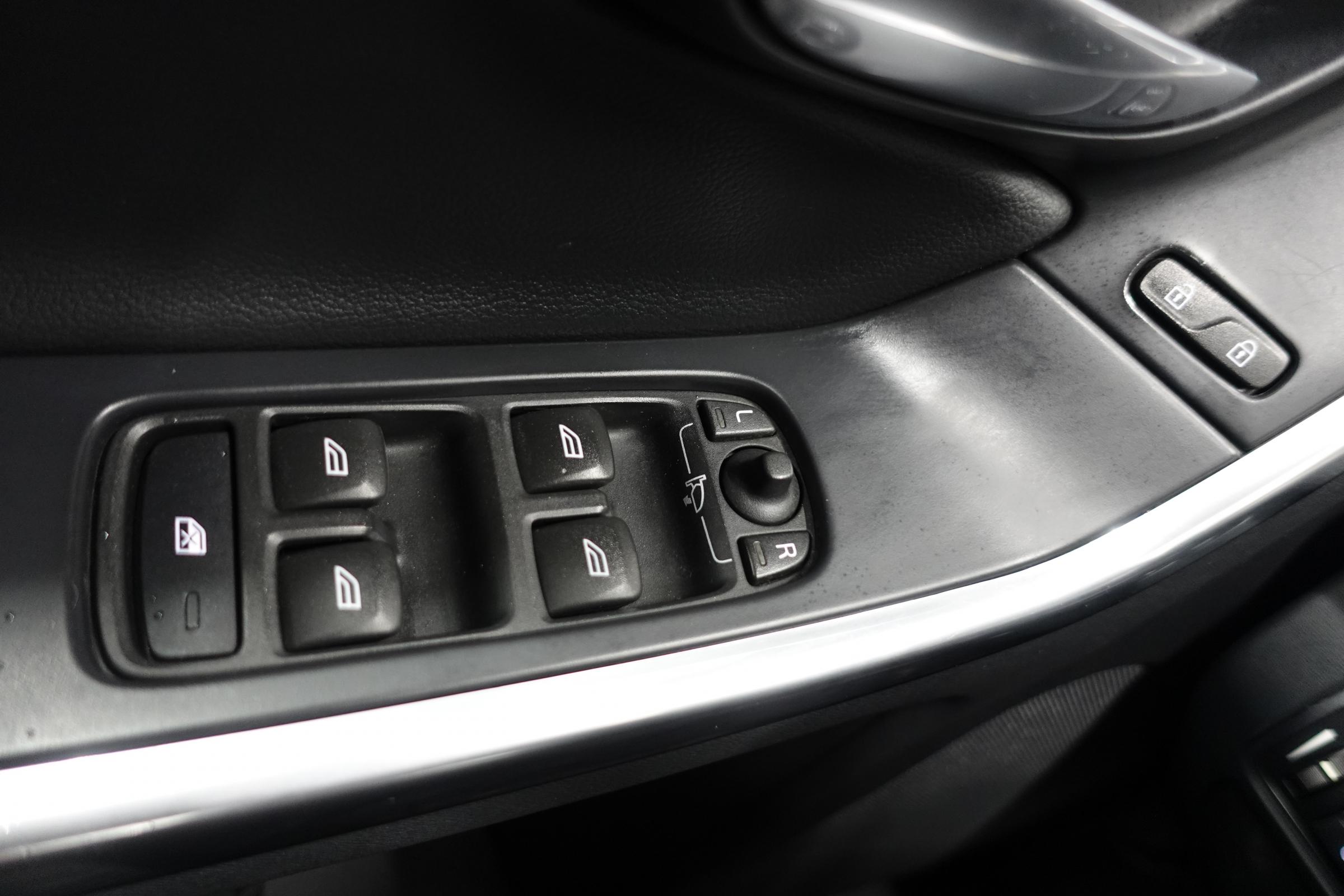 Volvo XC60, 2016 - pohled č. 14