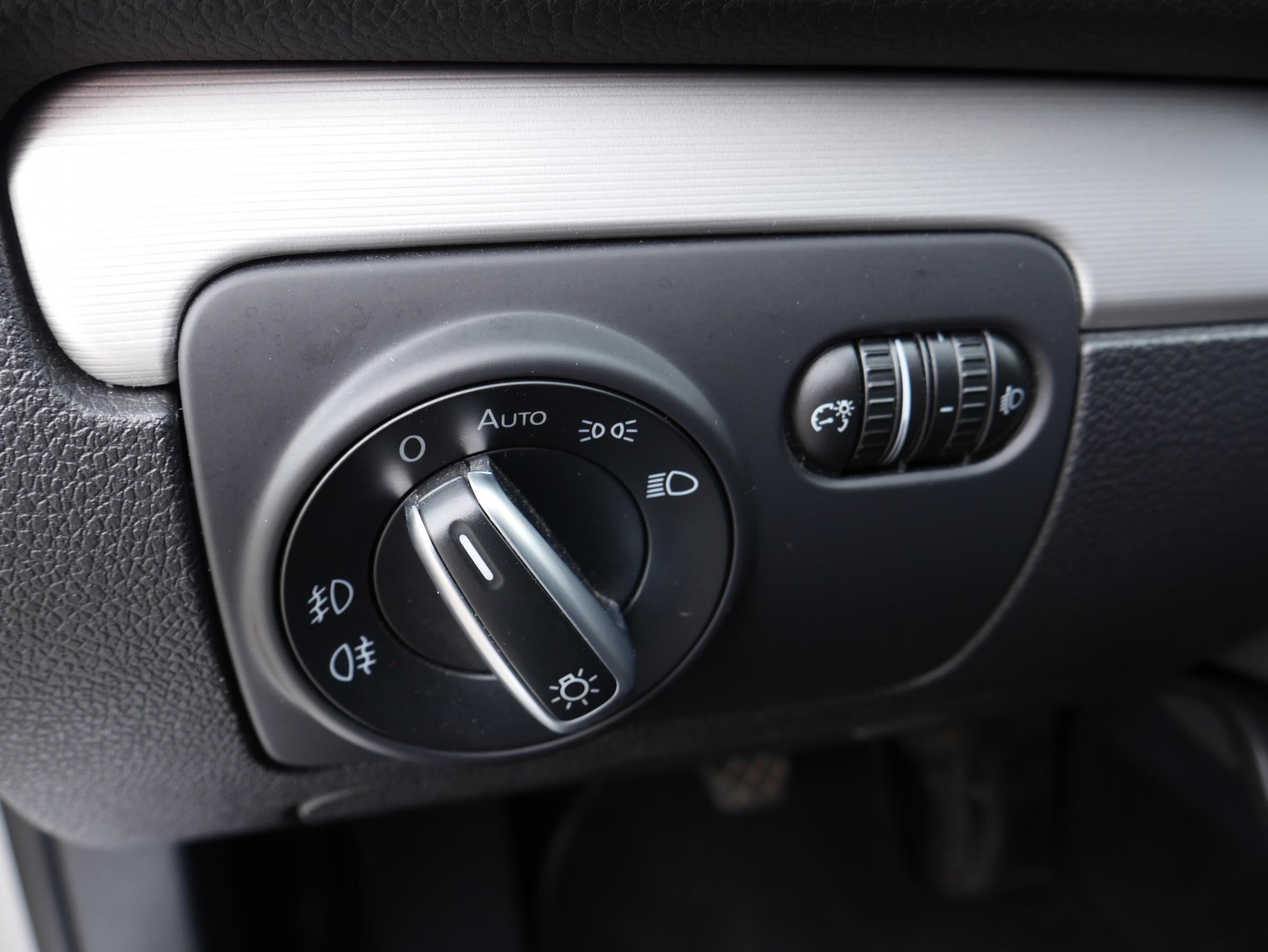 Volkswagen Golf, 2010 - pohled č. 16