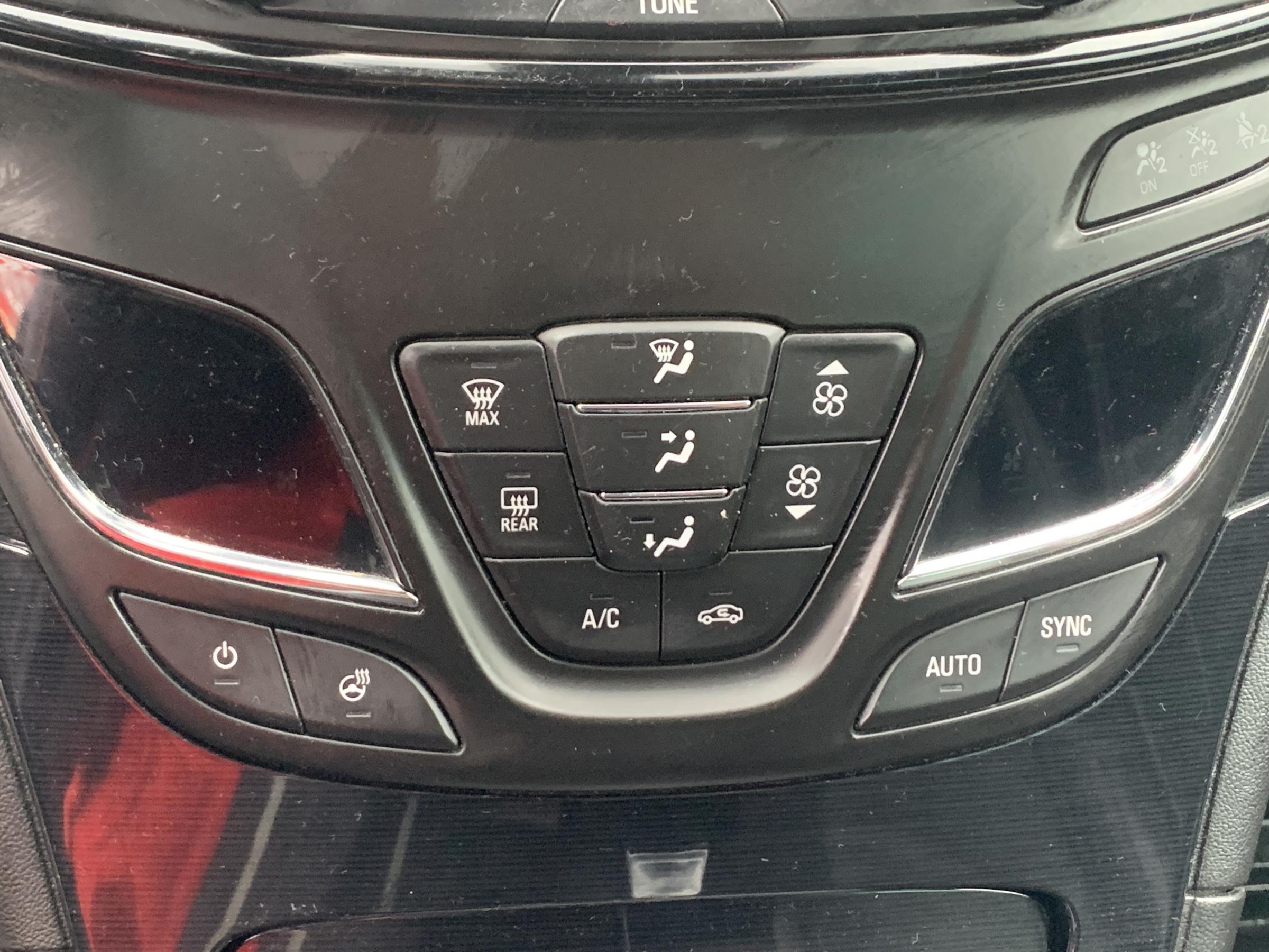 Opel Insignia, 2015 - pohled č. 16