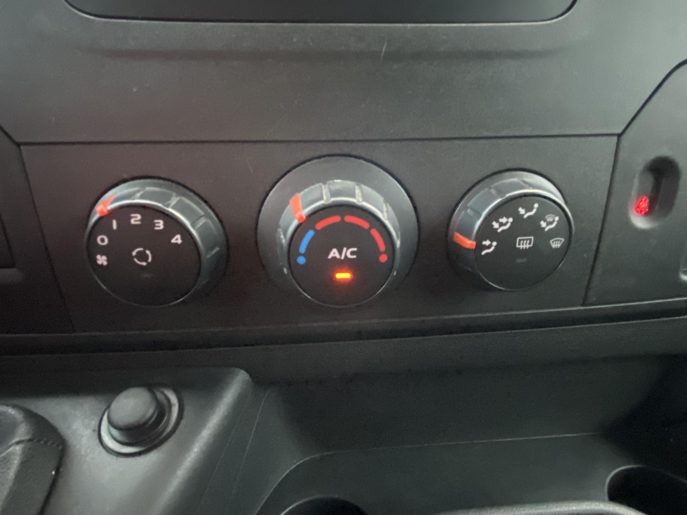 Opel Movano, 2018 - pohled č. 17